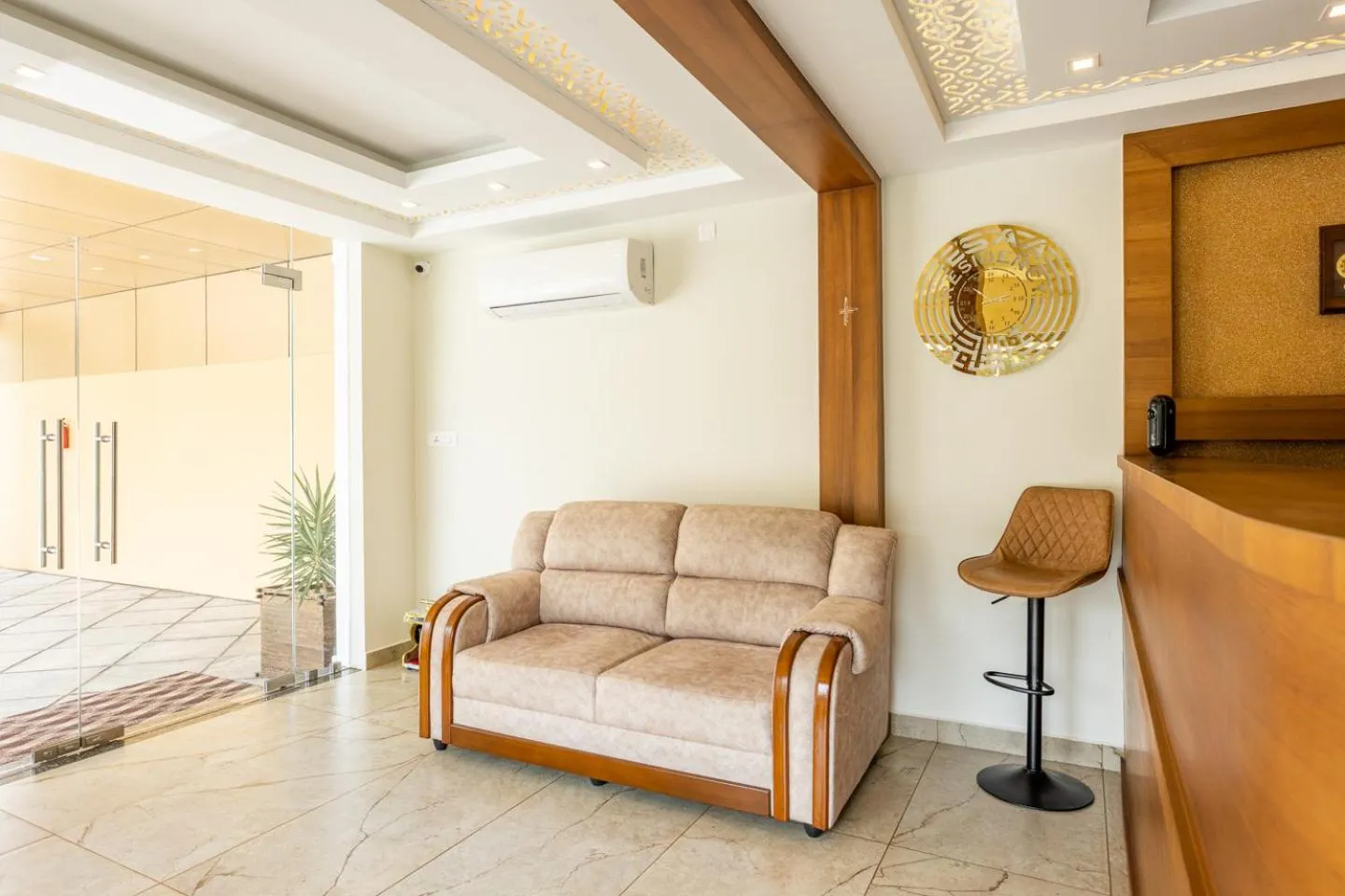 Lobby or reception, Bed in ESAA Airport Hotel