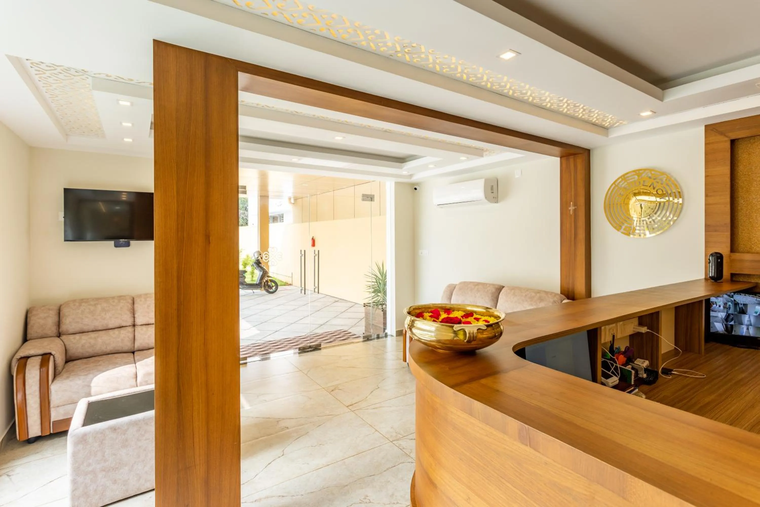 Lobby or reception in ESAA Airport Hotel