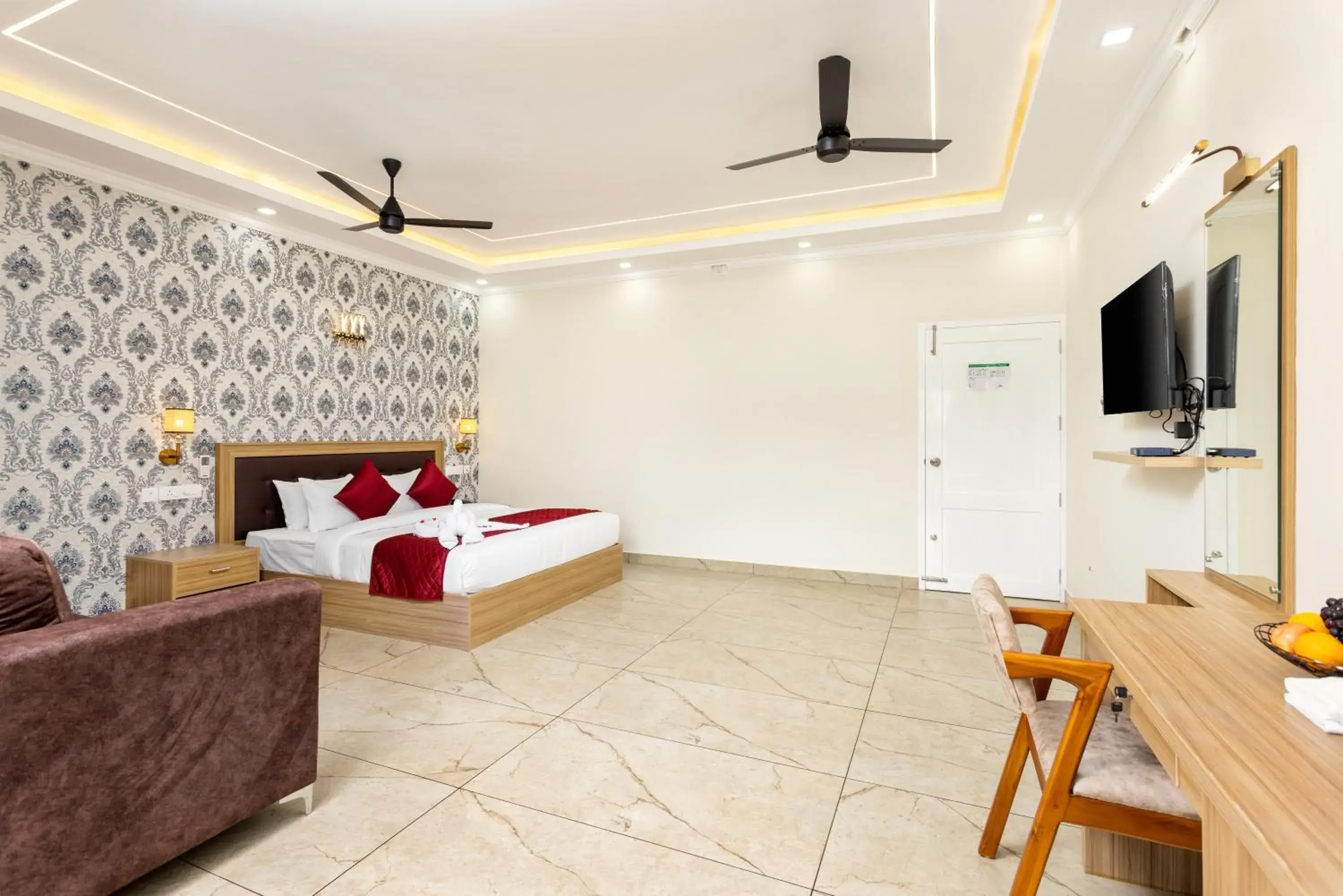 TV and multimedia, Bed in ESAA Airport Hotel TV and multimedia, Bed in ESAA Airport Hotel