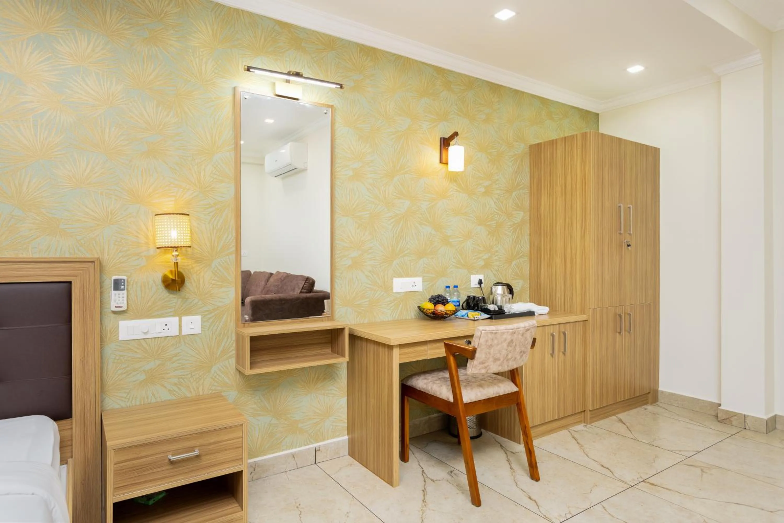 Coffee/tea facilities, Bed in ESAA Airport Hotel