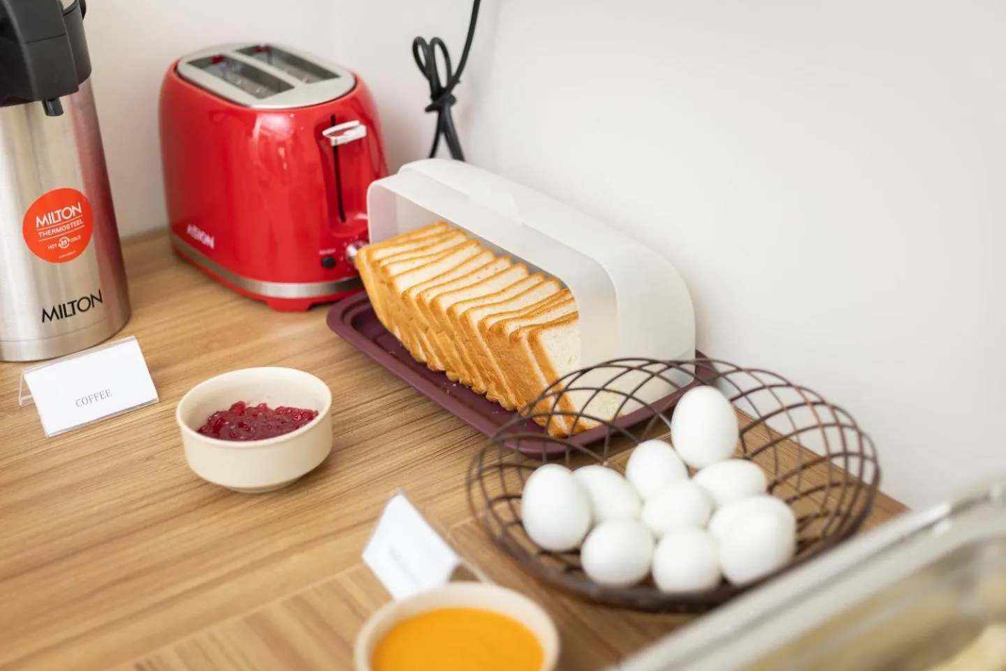 Food in ESAA Airport Hotel