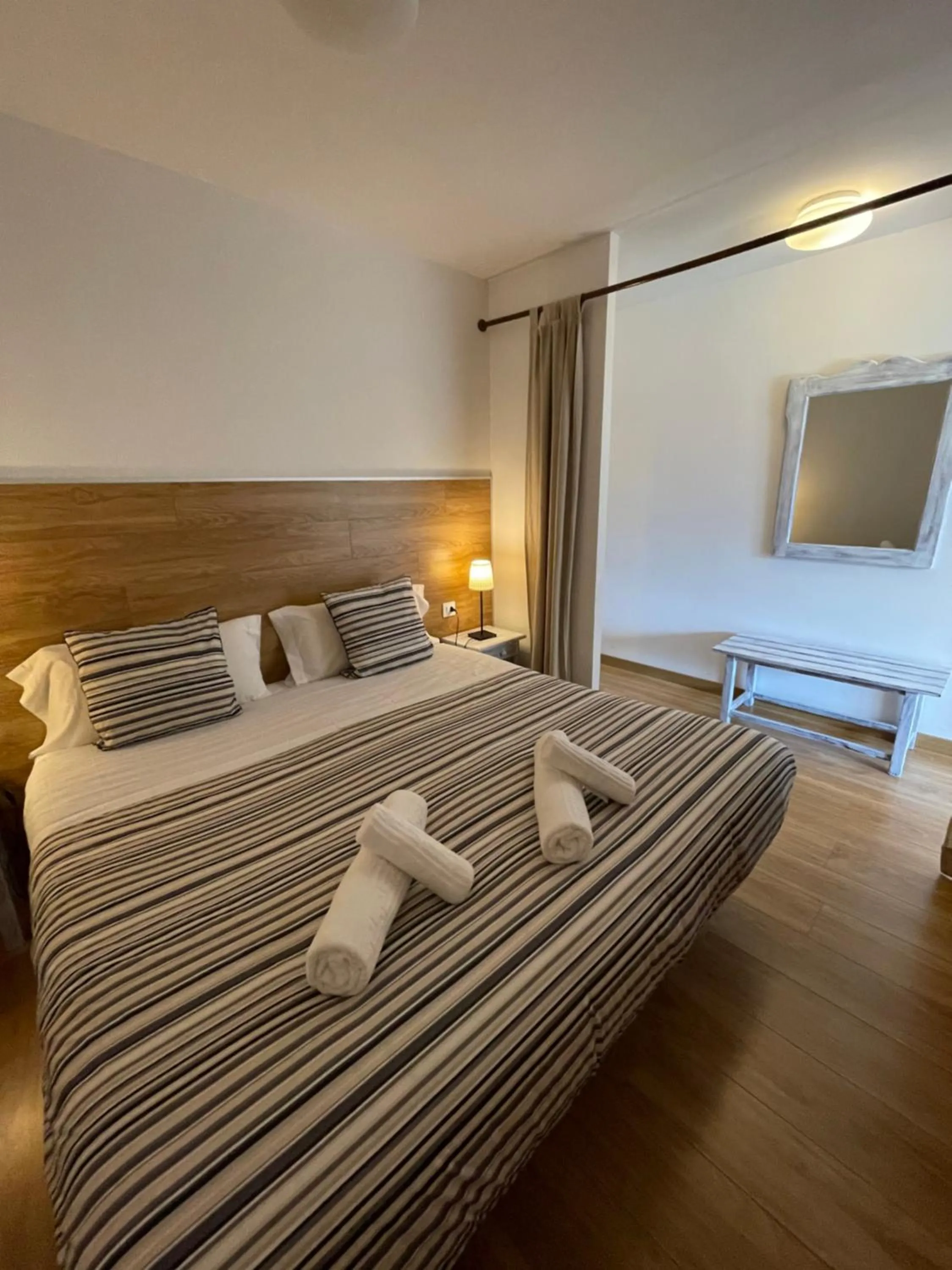 Bed in Aparthotel Sant Andreu