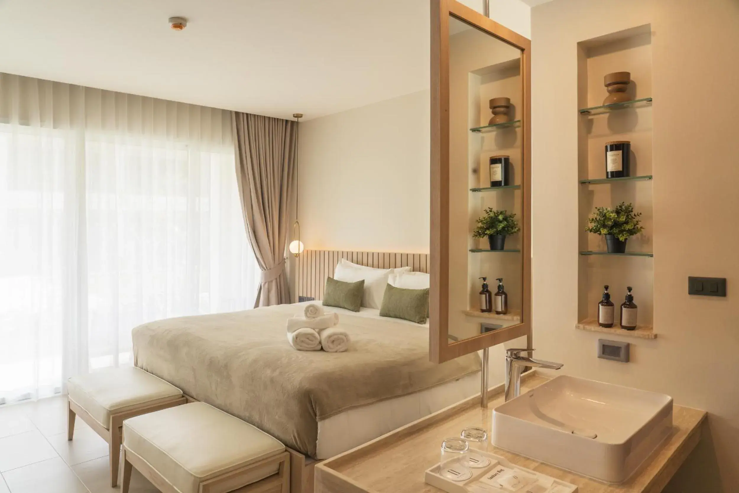 Deluxe King/ Twin Room with Pool View in Niranapa Boutique Resort Deluxe King/ Twin Room with Pool View in Niranapa Boutique Resort