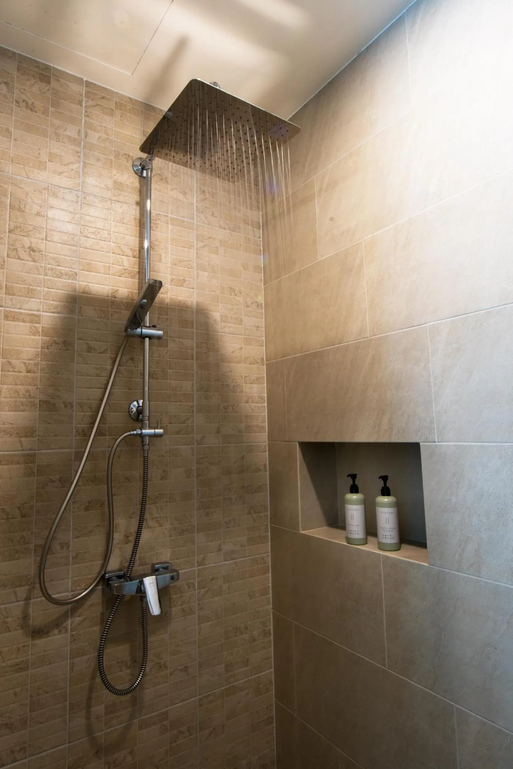 Shower in Niranapa Boutique Resort