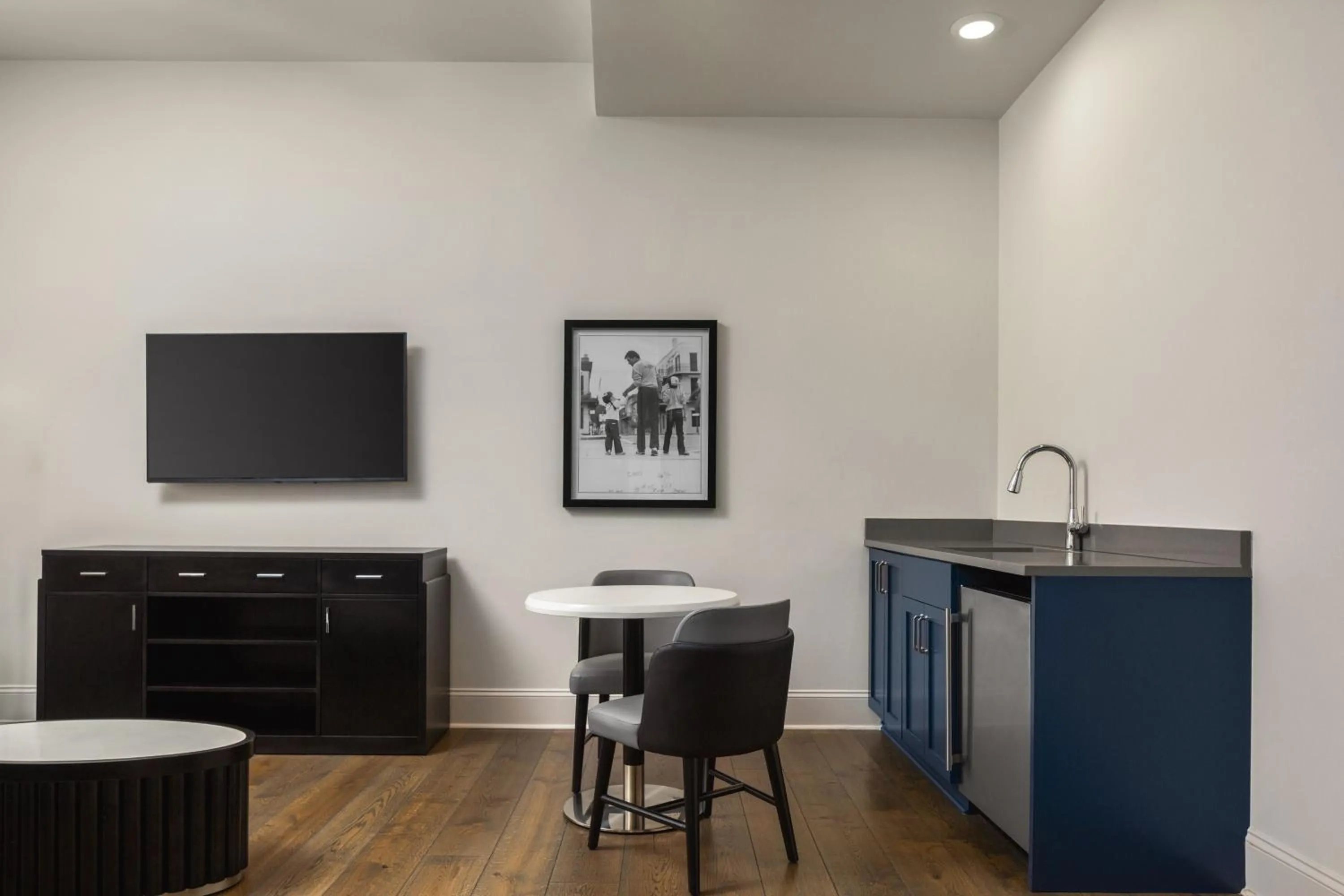 TV and multimedia in The Rubenstein Hotel