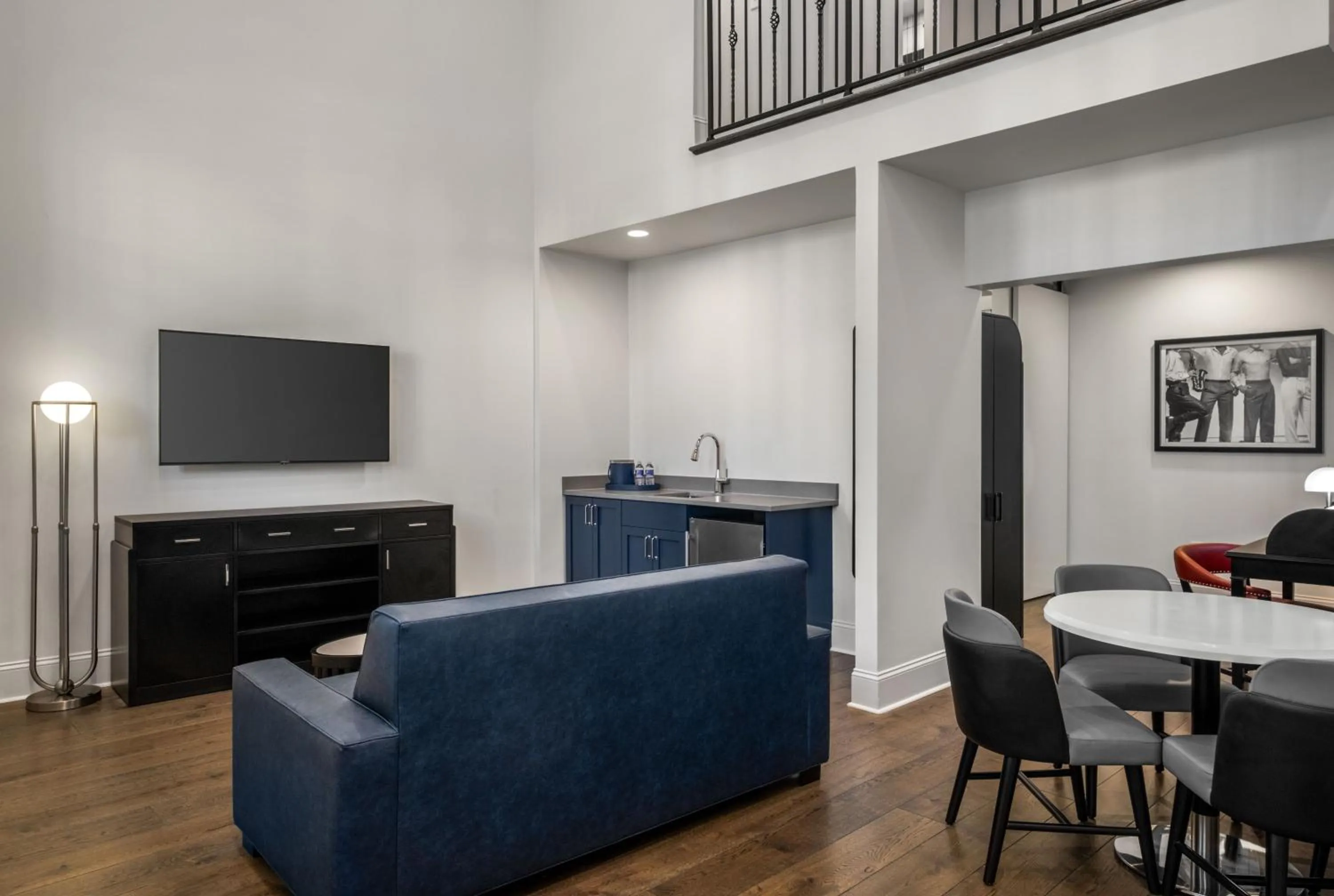 Seating area in The Rubenstein Hotel