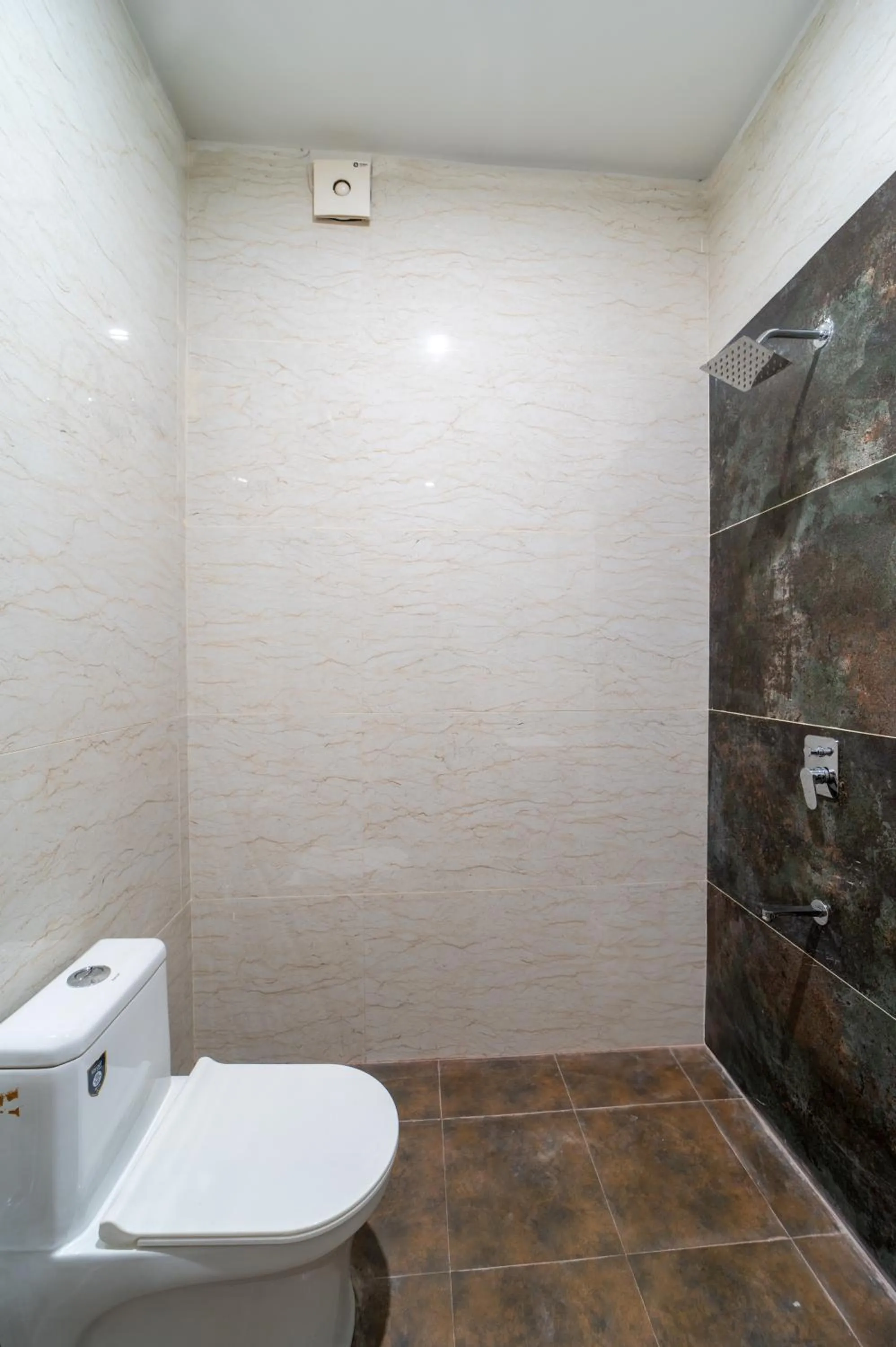 Shower in Joy Bagh Resort Pushkar