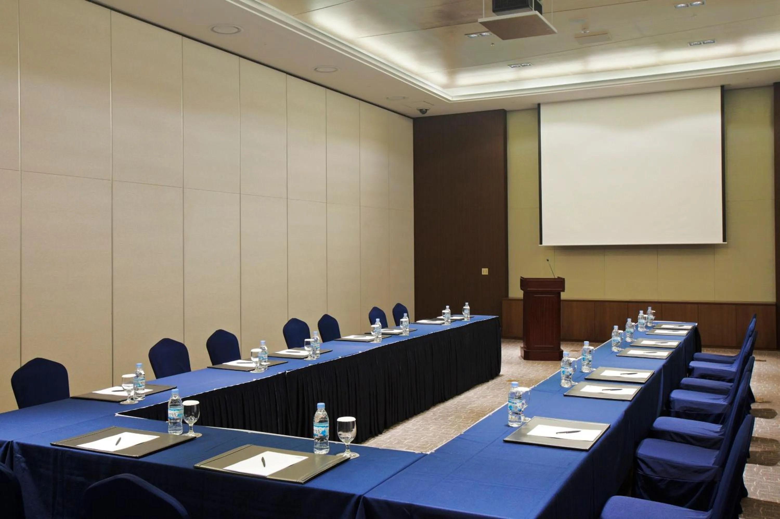 Meeting/conference room in Holiday Inn Resort Alpensia Pyeongchang by IHG