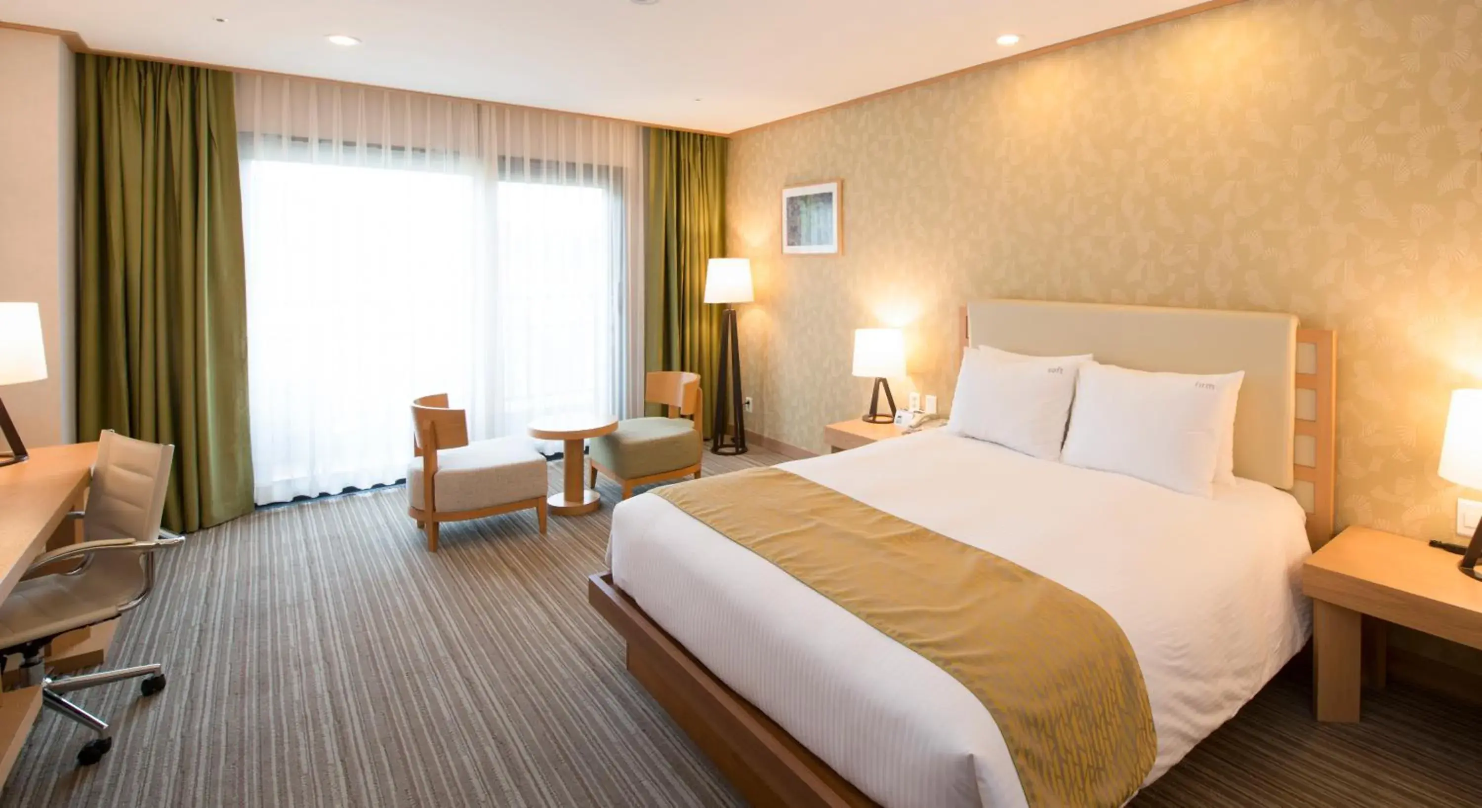 Standard Queen Room with Balcony in Holiday Inn Resort Alpensia Pyeongchang by IHG Standard Queen Room with Balcony in Holiday Inn Resort Alpensia Pyeongchang by IHG