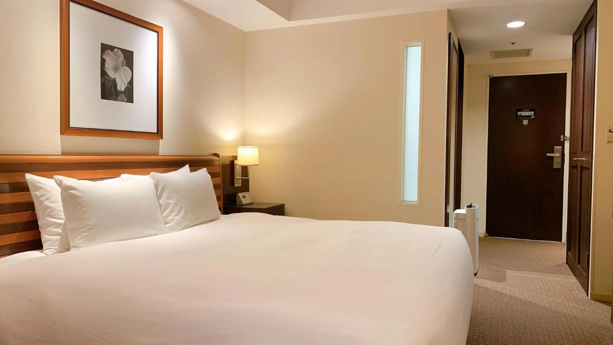 Photo of the whole room, Bed in ANA Crowne Plaza Okayama by IHG