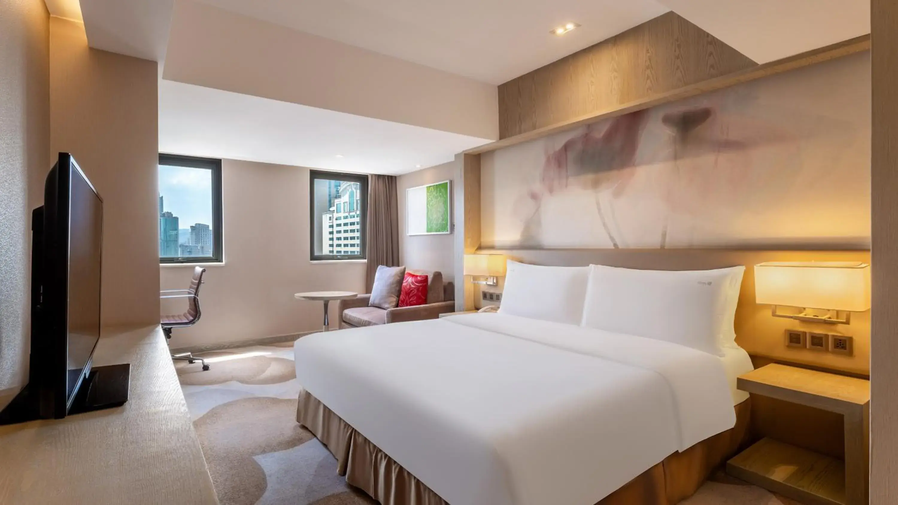 Property building, Bed in Holiday Inn Kunming City Centre by IHG Property building, Bed in Holiday Inn Kunming City Centre by IHG