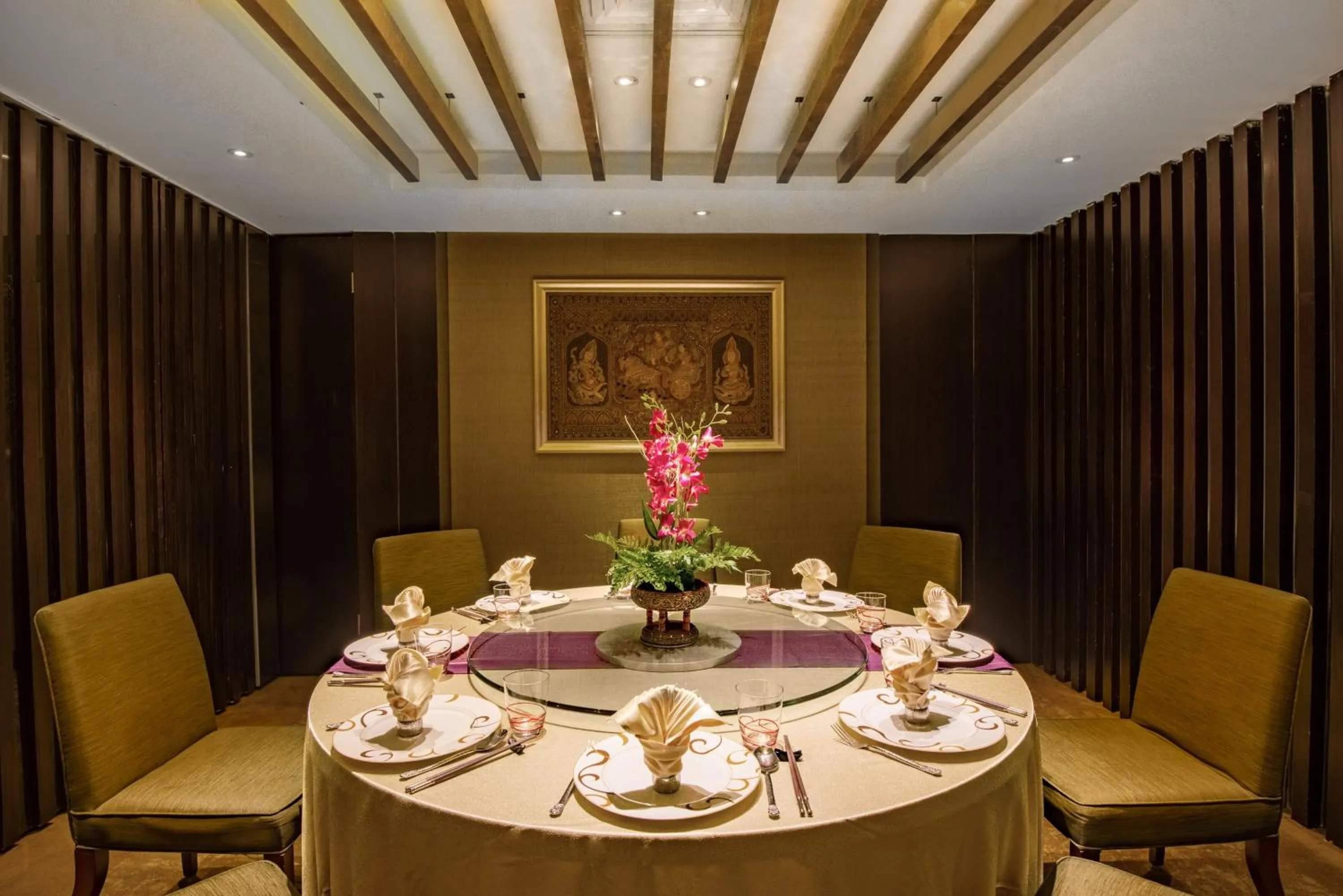 Restaurant/places to eat in Holiday Inn Kunming City Centre by IHG