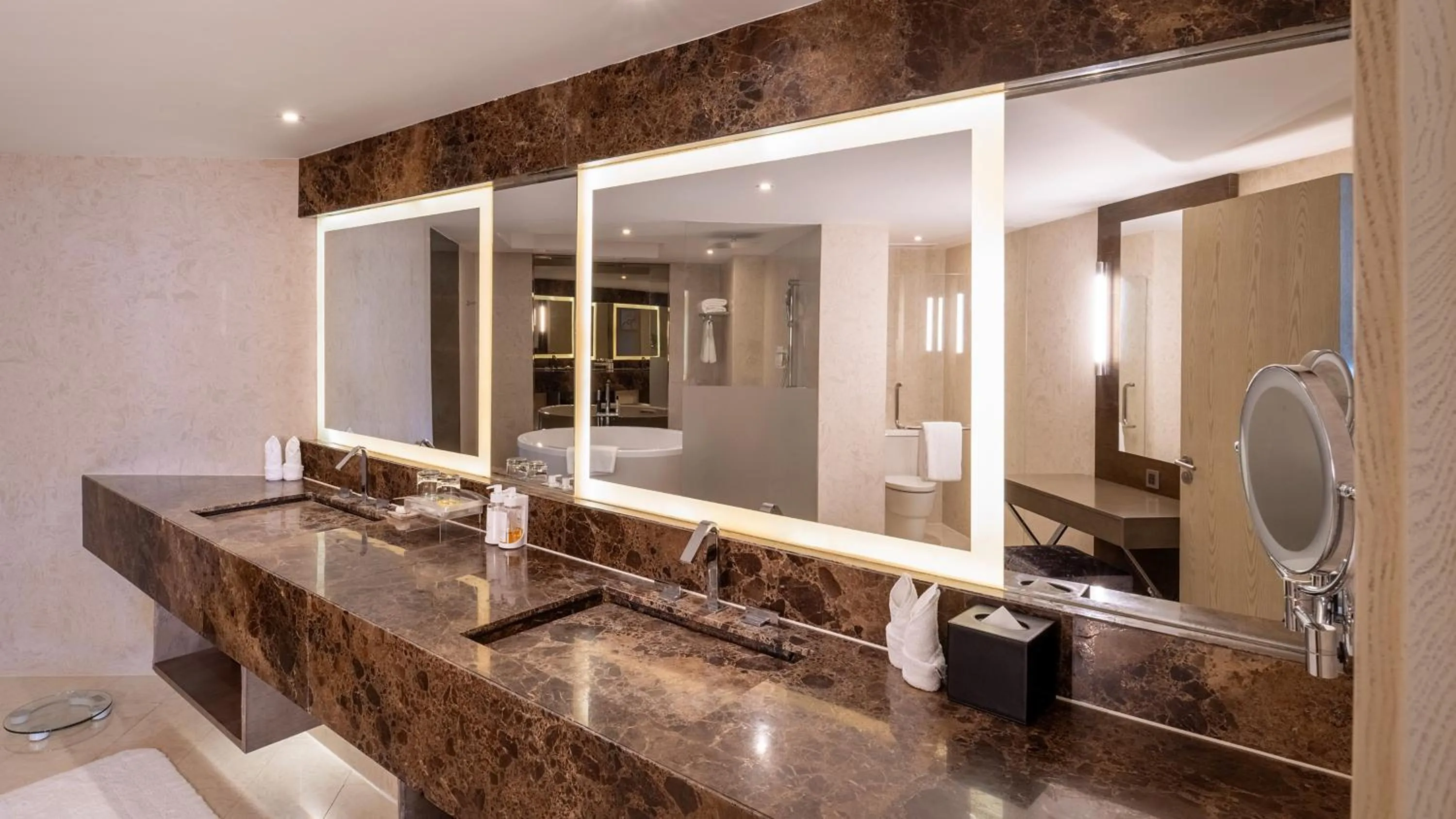 Bathroom in Holiday Inn Kunming City Centre by IHG