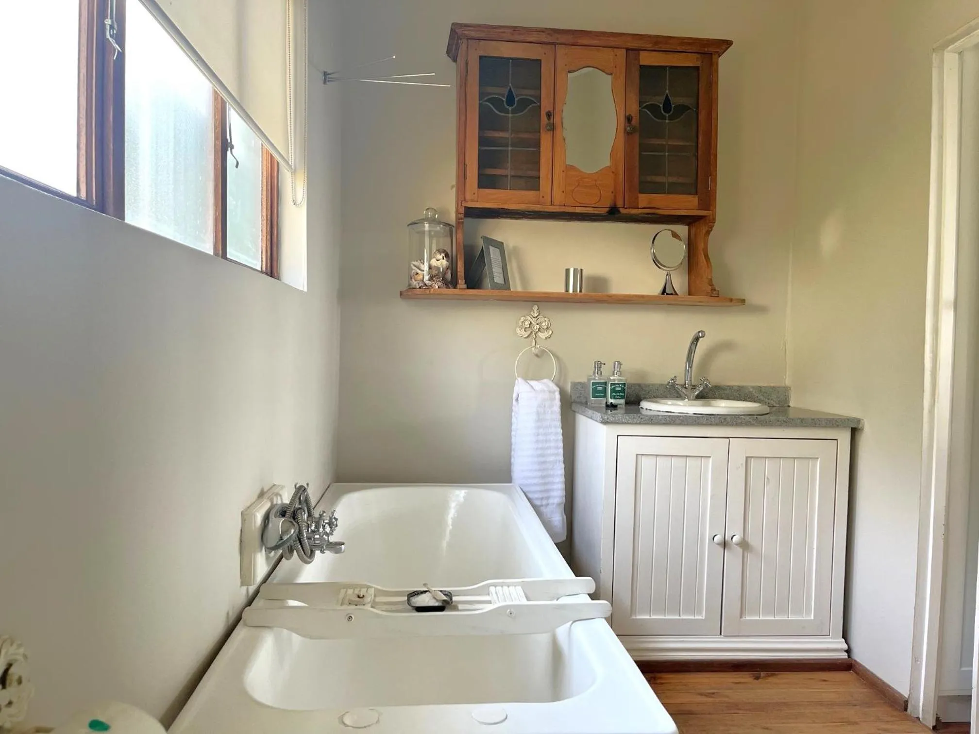 Bath in Gateside Guesthouse