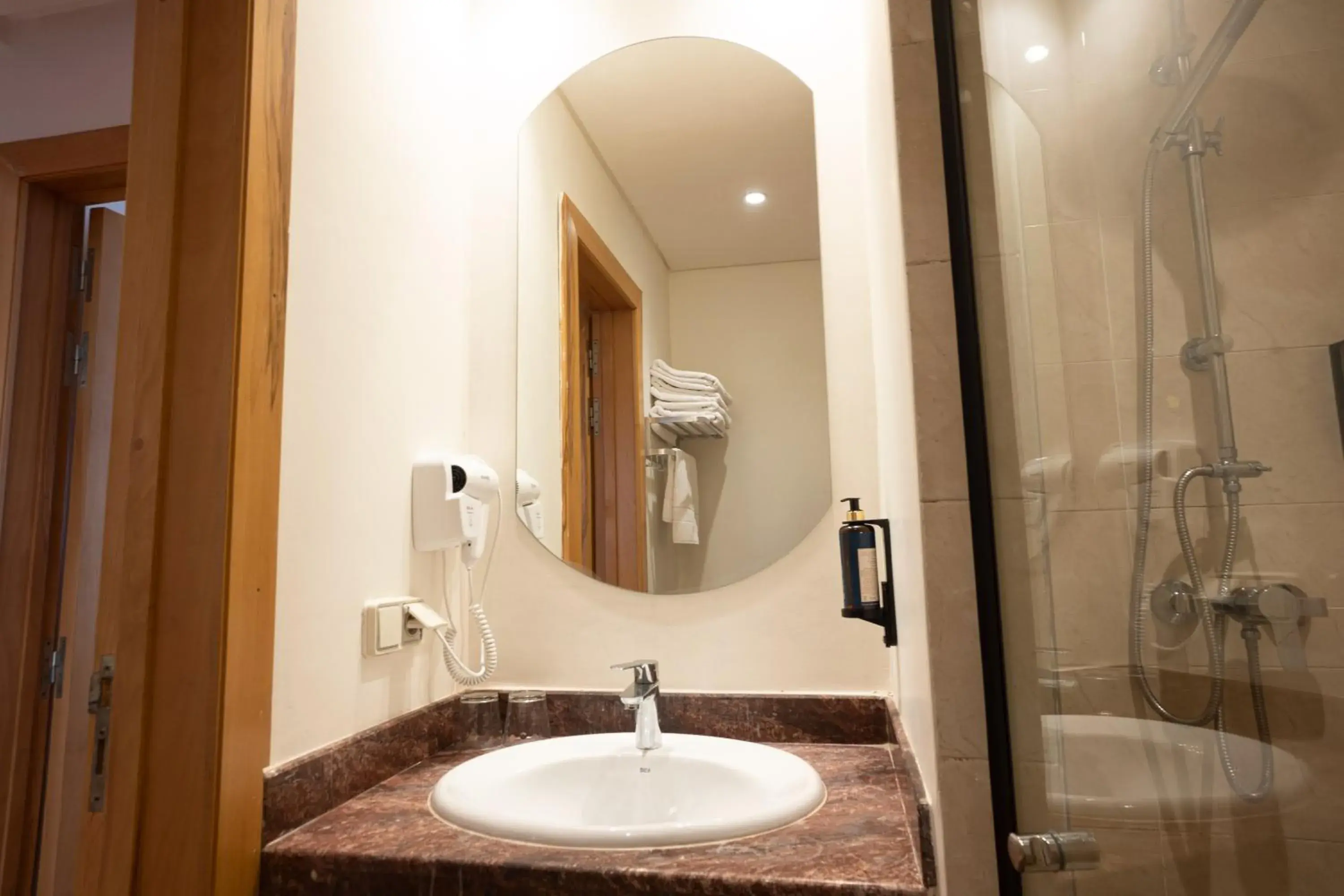 Bathroom in Atlantic Palm Beach Bathroom in Atlantic Palm Beach