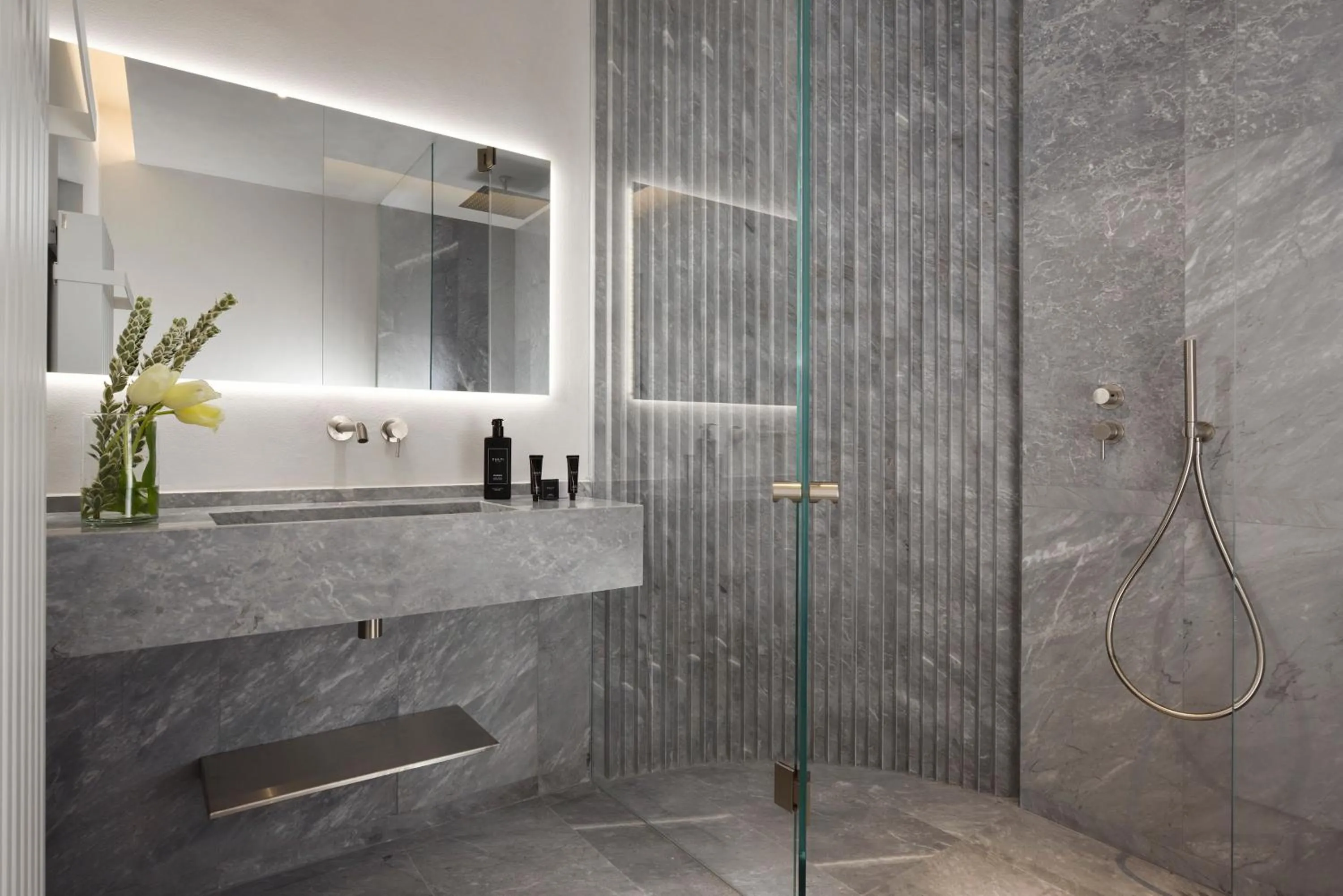 Shower in The Bank - Locanda della Posta Dependance