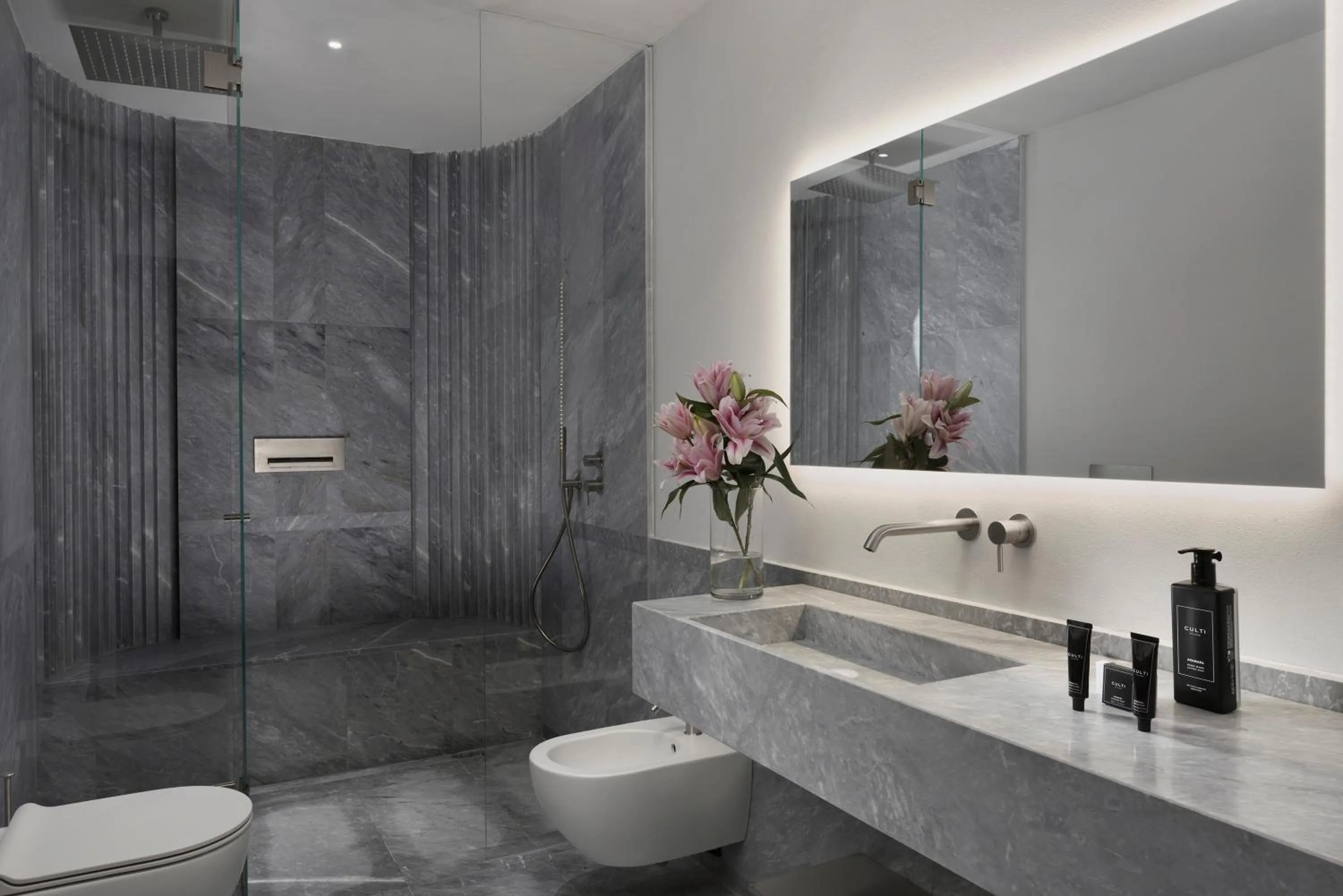 Shower in The Bank - Locanda della Posta Dependance