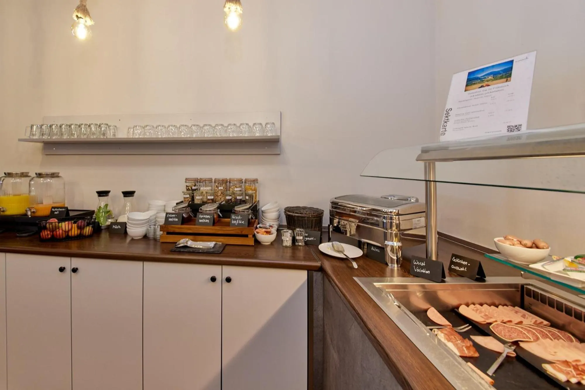 Food and drinks in Moselhotel Römischer Kaiser