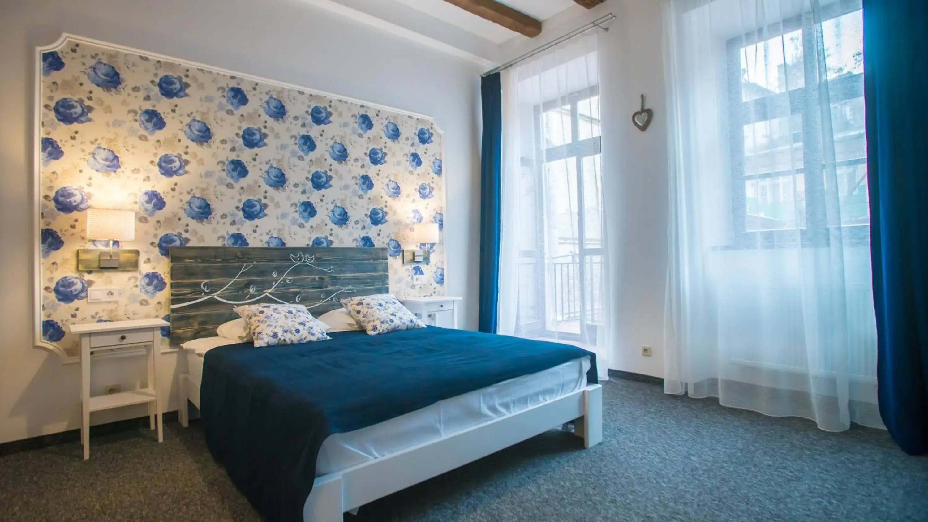Deluxe Double Room with Balcony in Central Hotel Deluxe Double Room with Balcony in Central Hotel