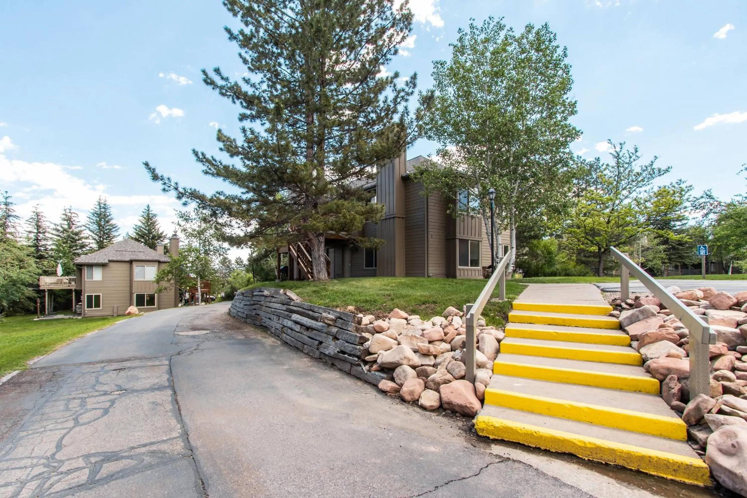 Property building in Hidden Creek by All Seasons Resort Lodging