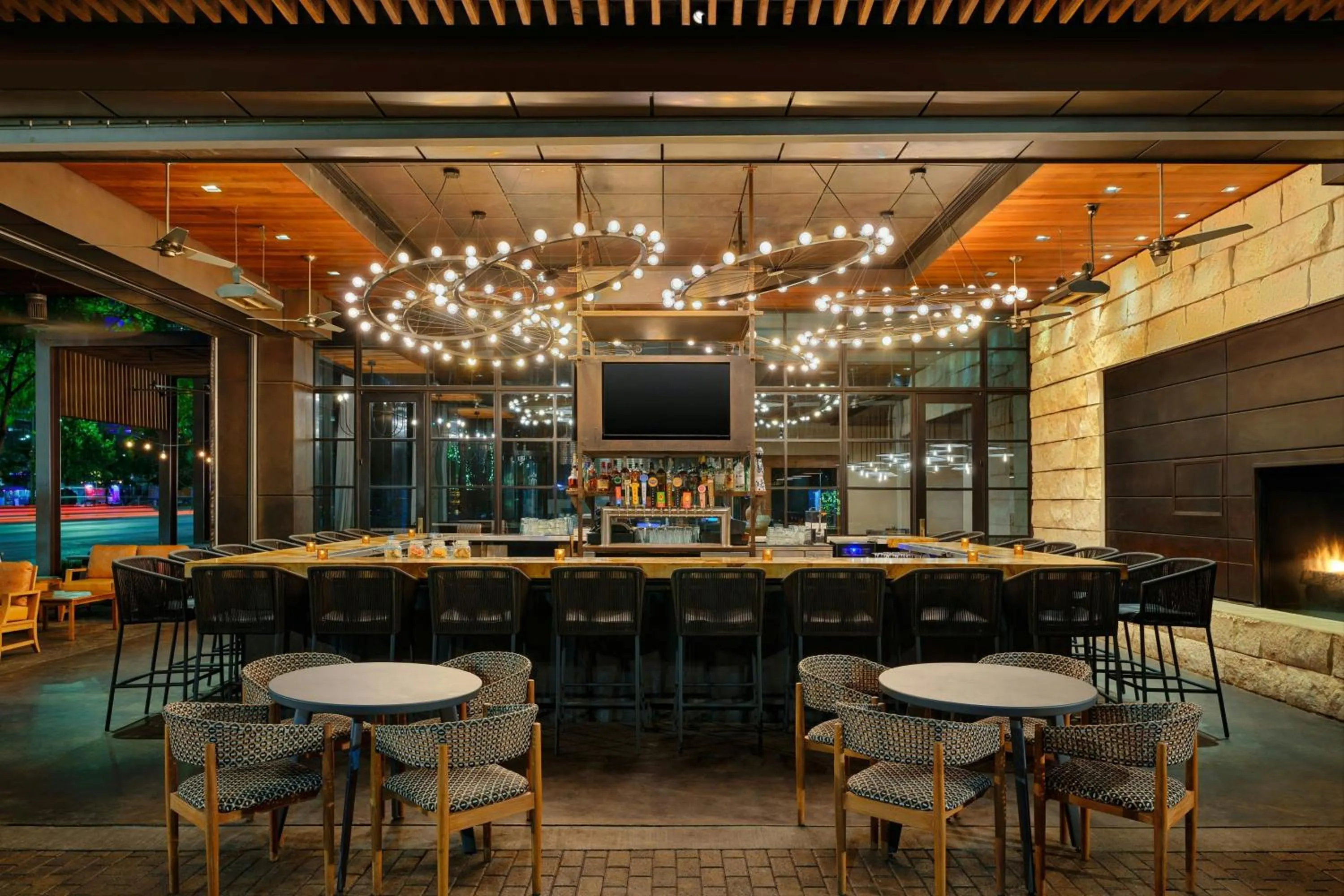 Restaurant/places to eat in JW Marriott Austin