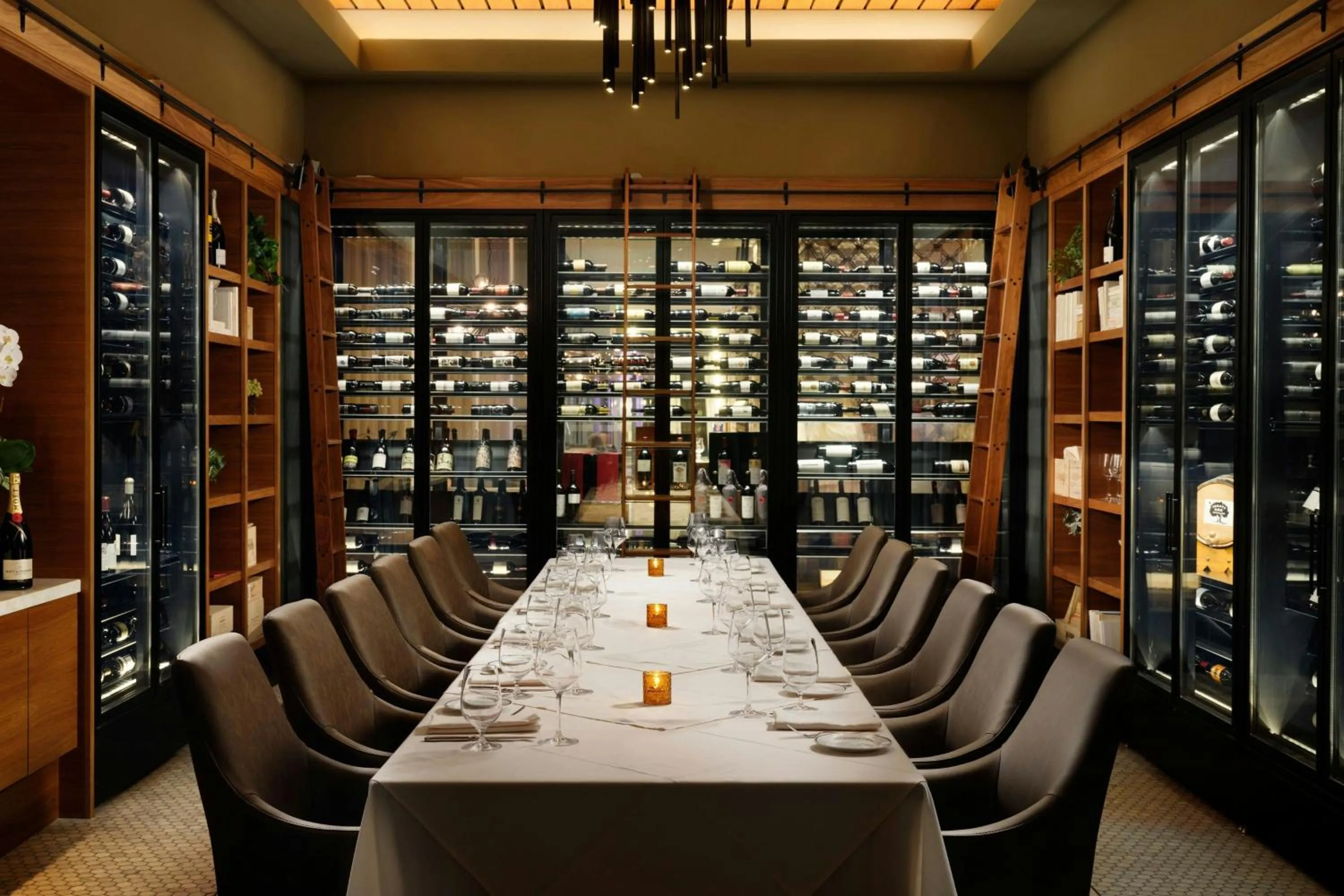 Restaurant/places to eat in JW Marriott Austin