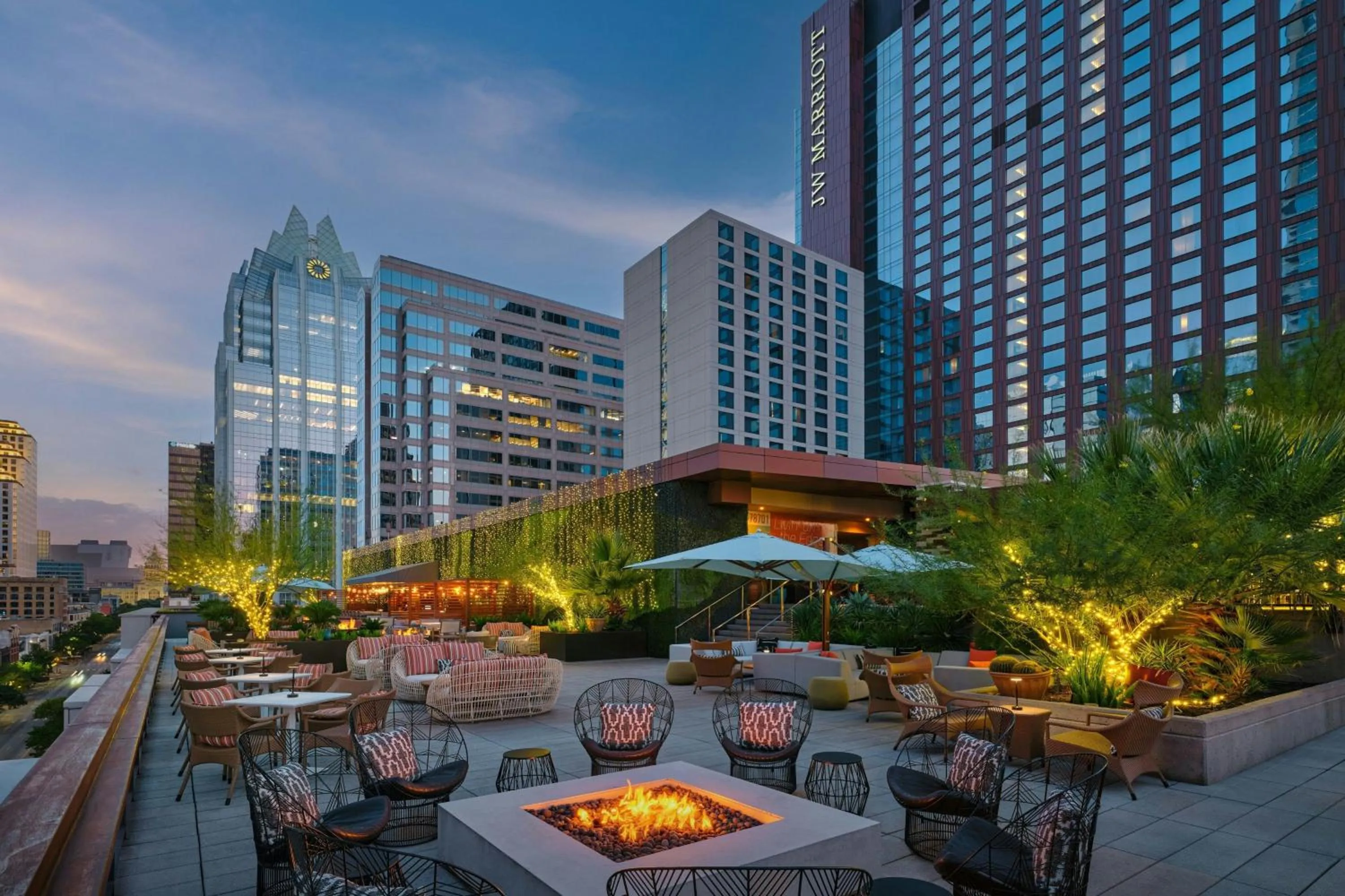 Restaurant/places to eat in JW Marriott Austin