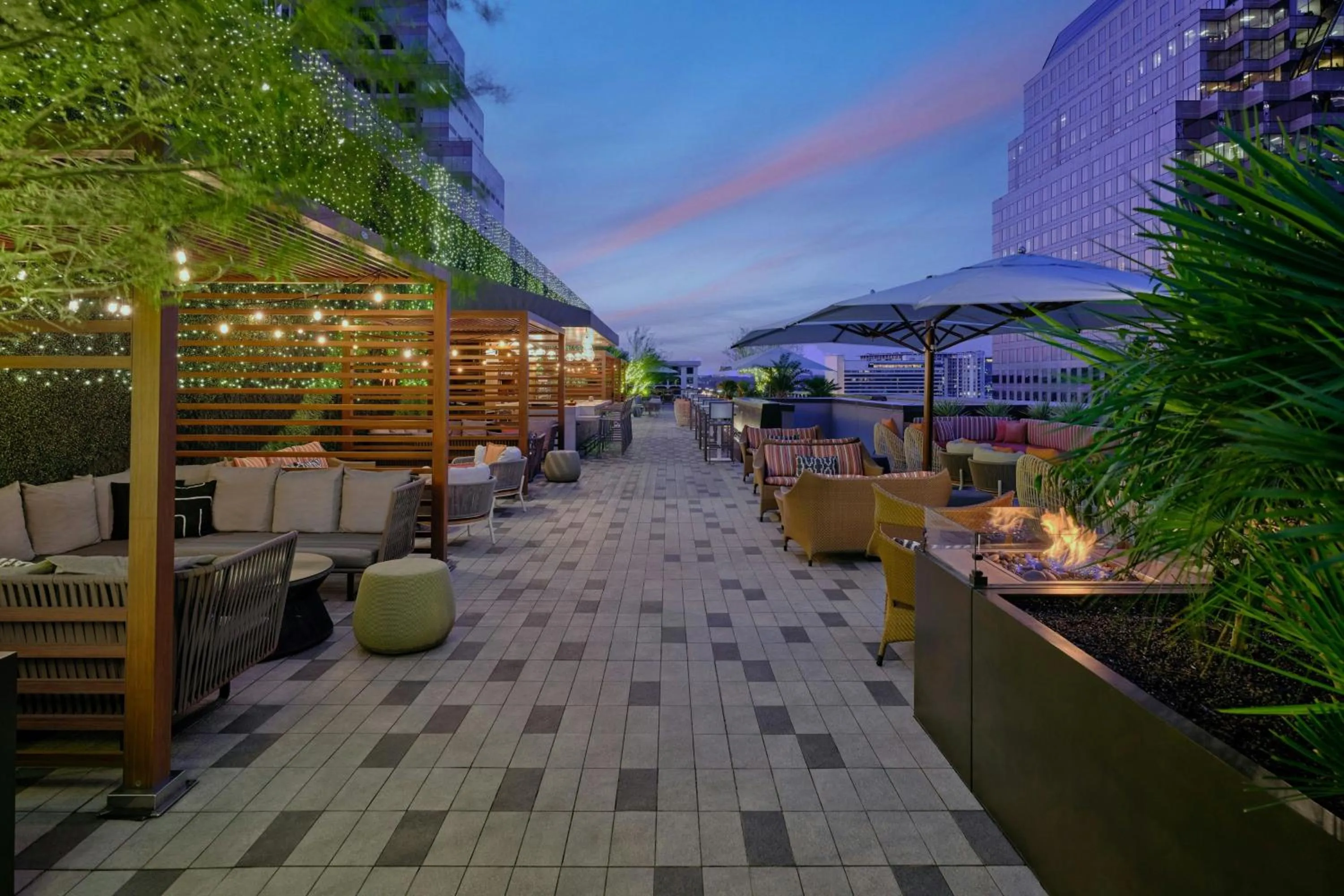 Restaurant/places to eat in JW Marriott Austin