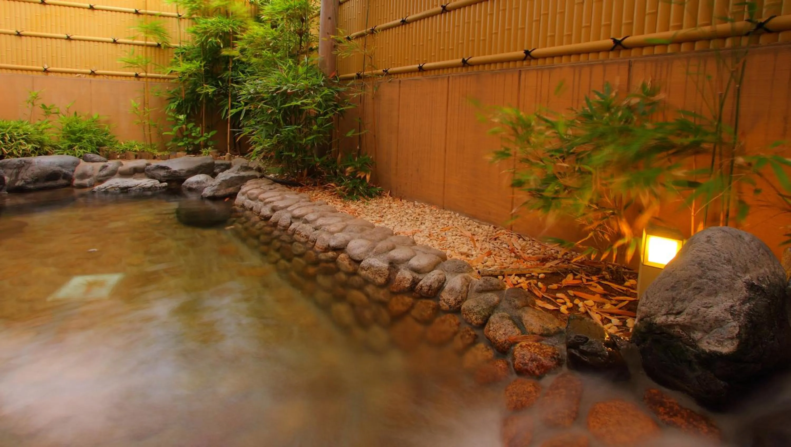 Hot Spring Bath in Hotel Hana Isawa