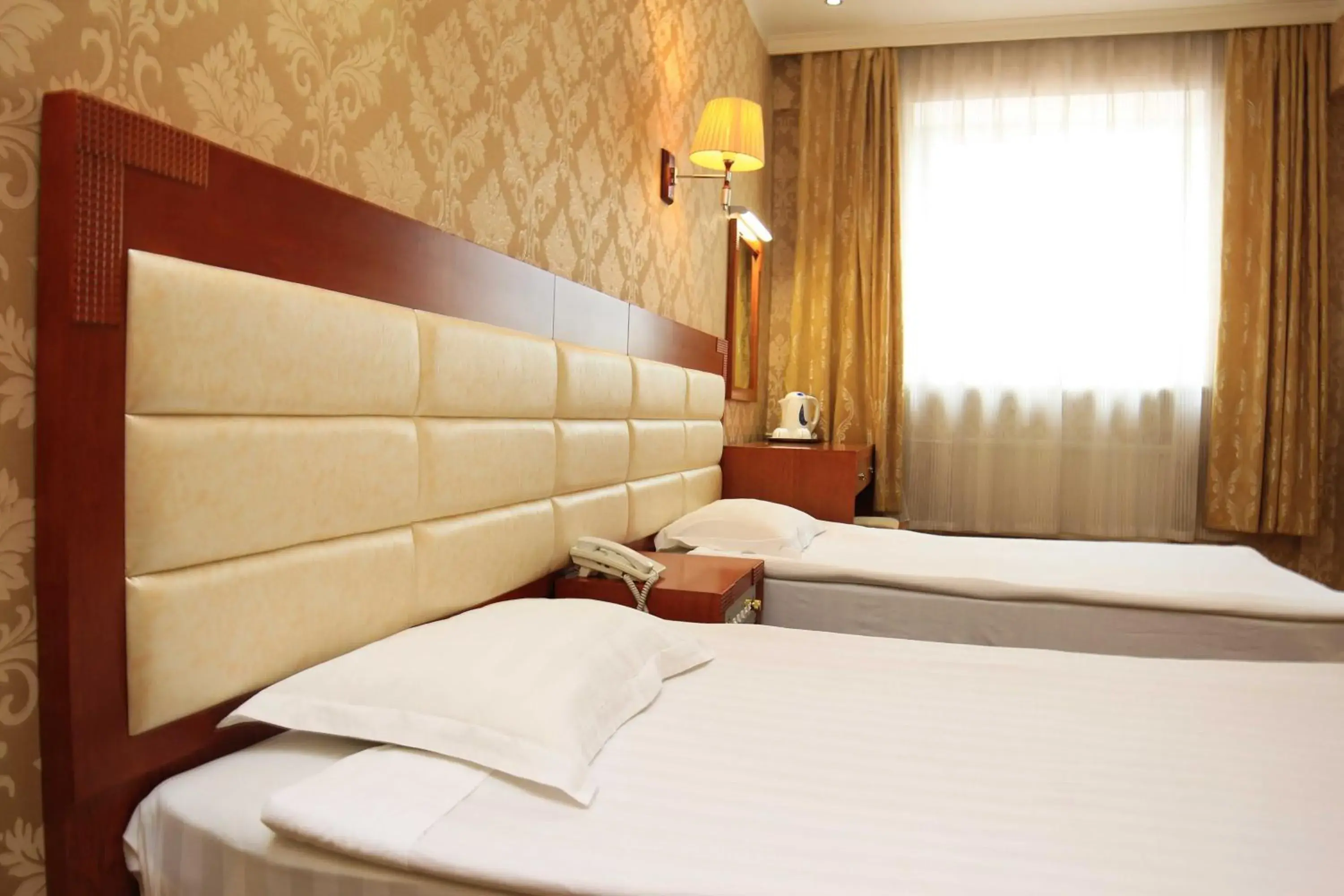 Standard Twin Room in Guide Hotel Standard Twin Room in Guide Hotel