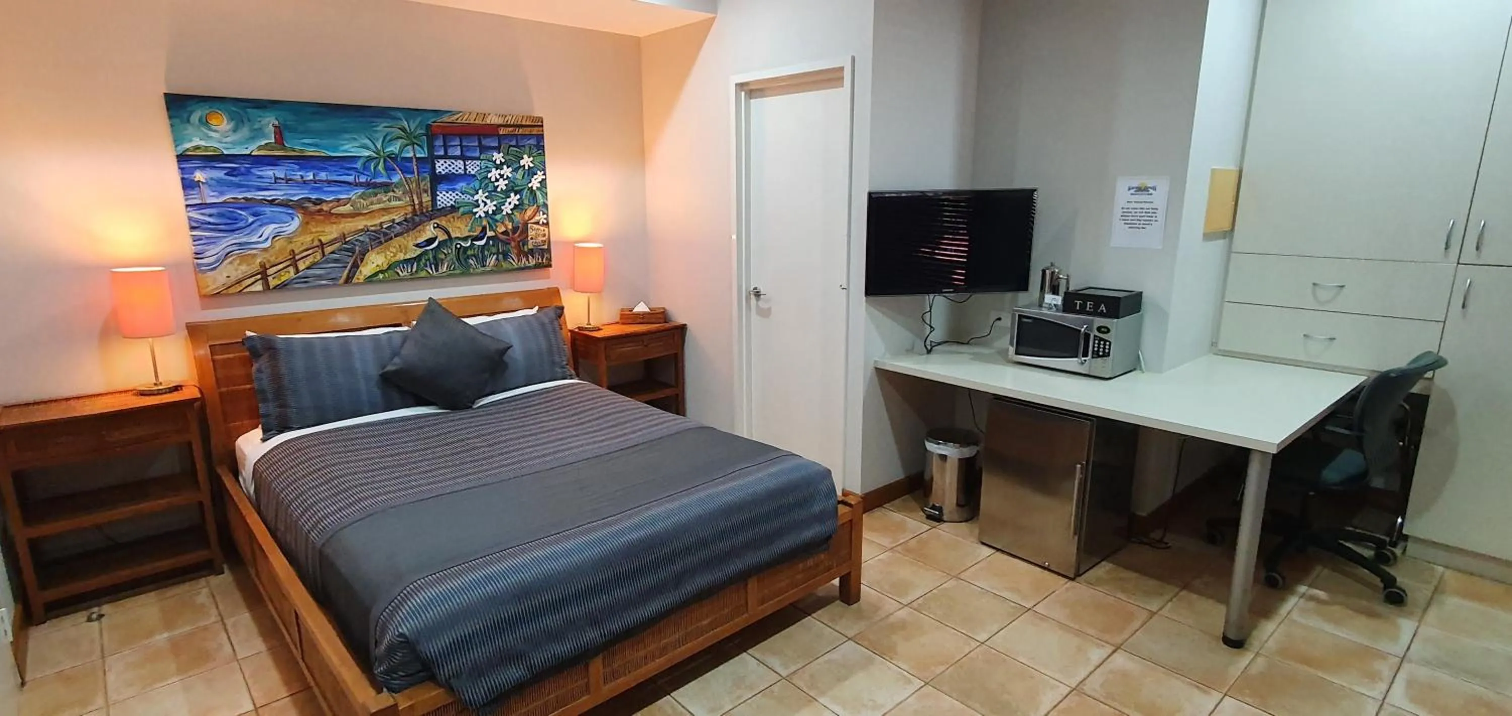 minibar, Bed in Samson Beach Chalets