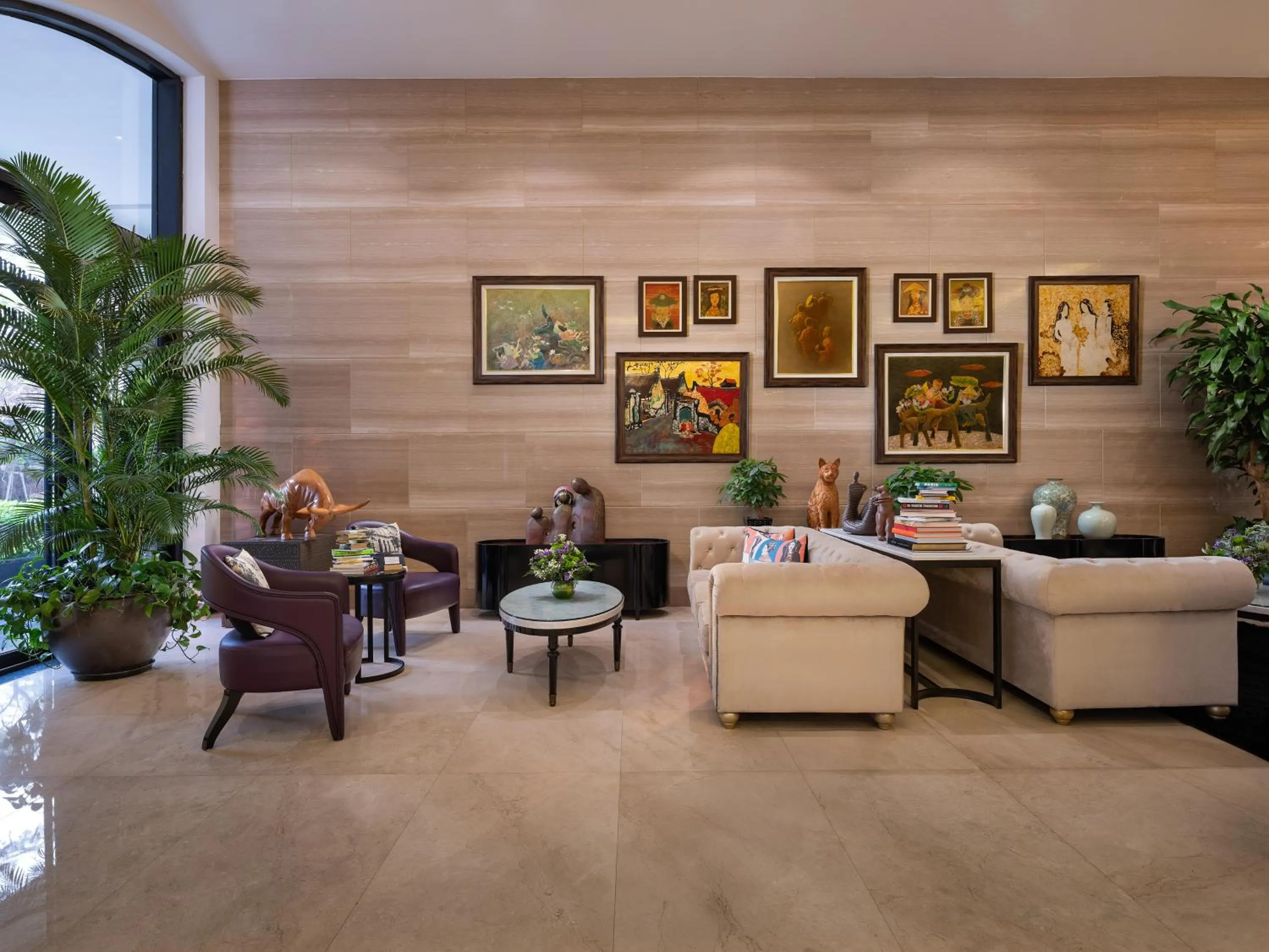 Library in Elegant Suites Westlake