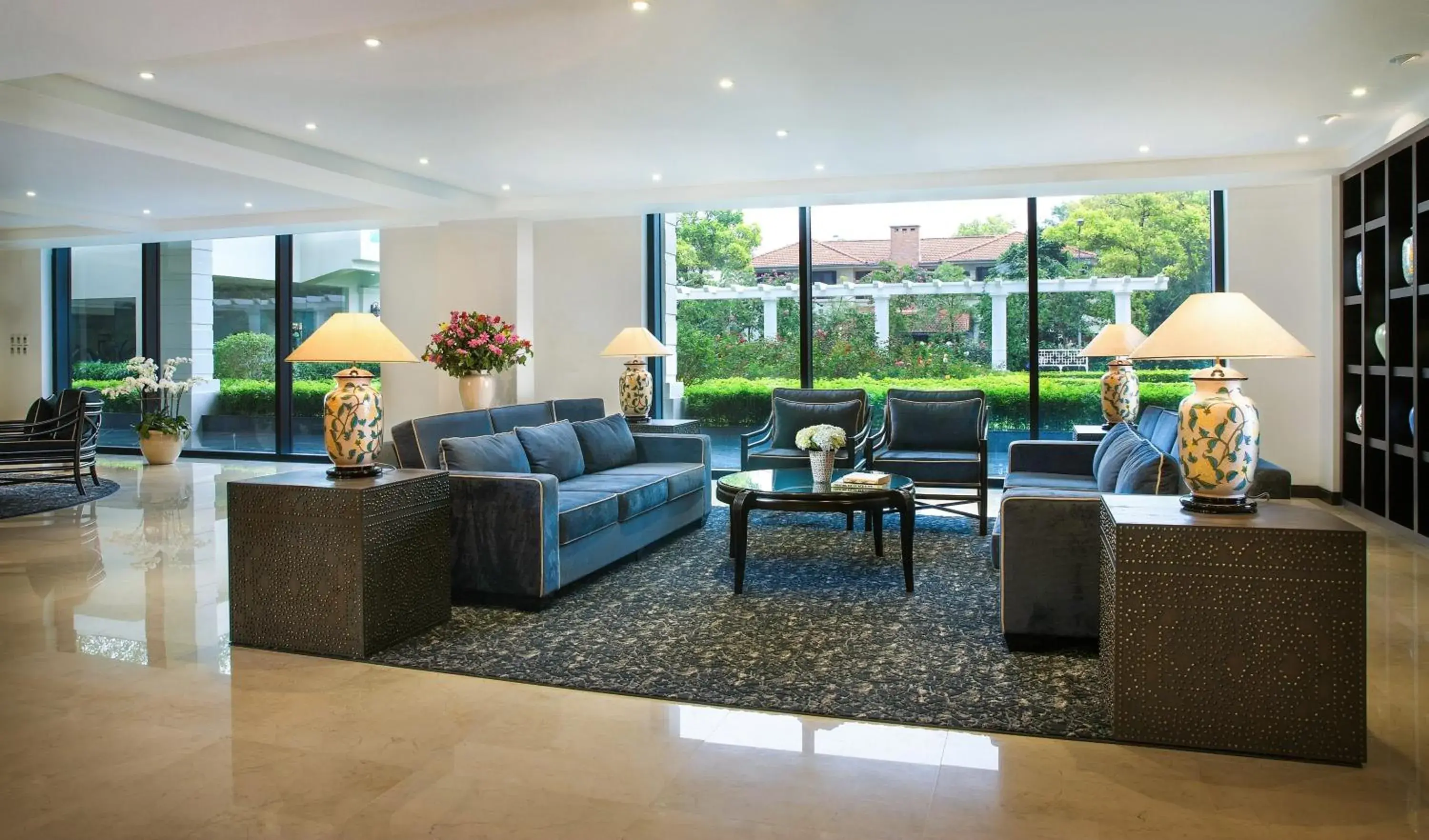 Lobby or reception in Elegant Suites Westlake Lobby or reception in Elegant Suites Westlake