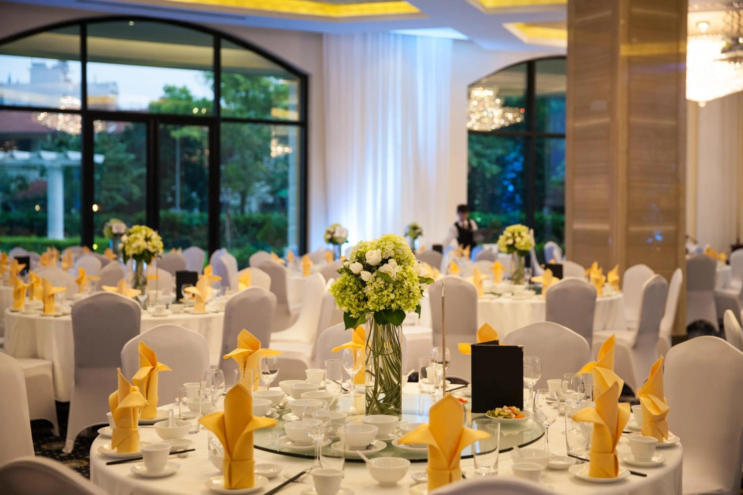 Banquet/Function facilities in Elegant Suites Westlake