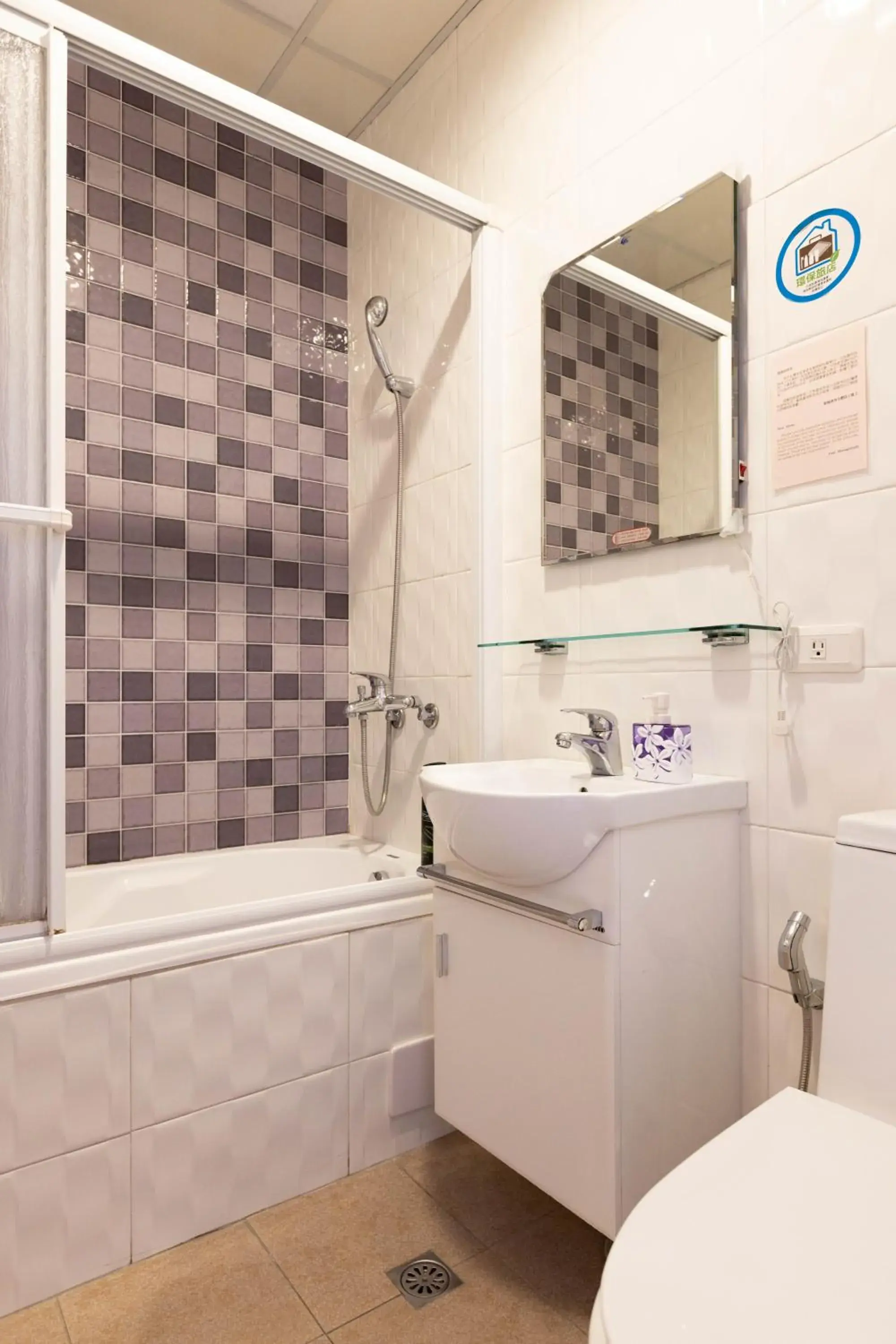 Three-Bedroom Apartment in REST Book & Bed Three-Bedroom Apartment in REST Book & Bed