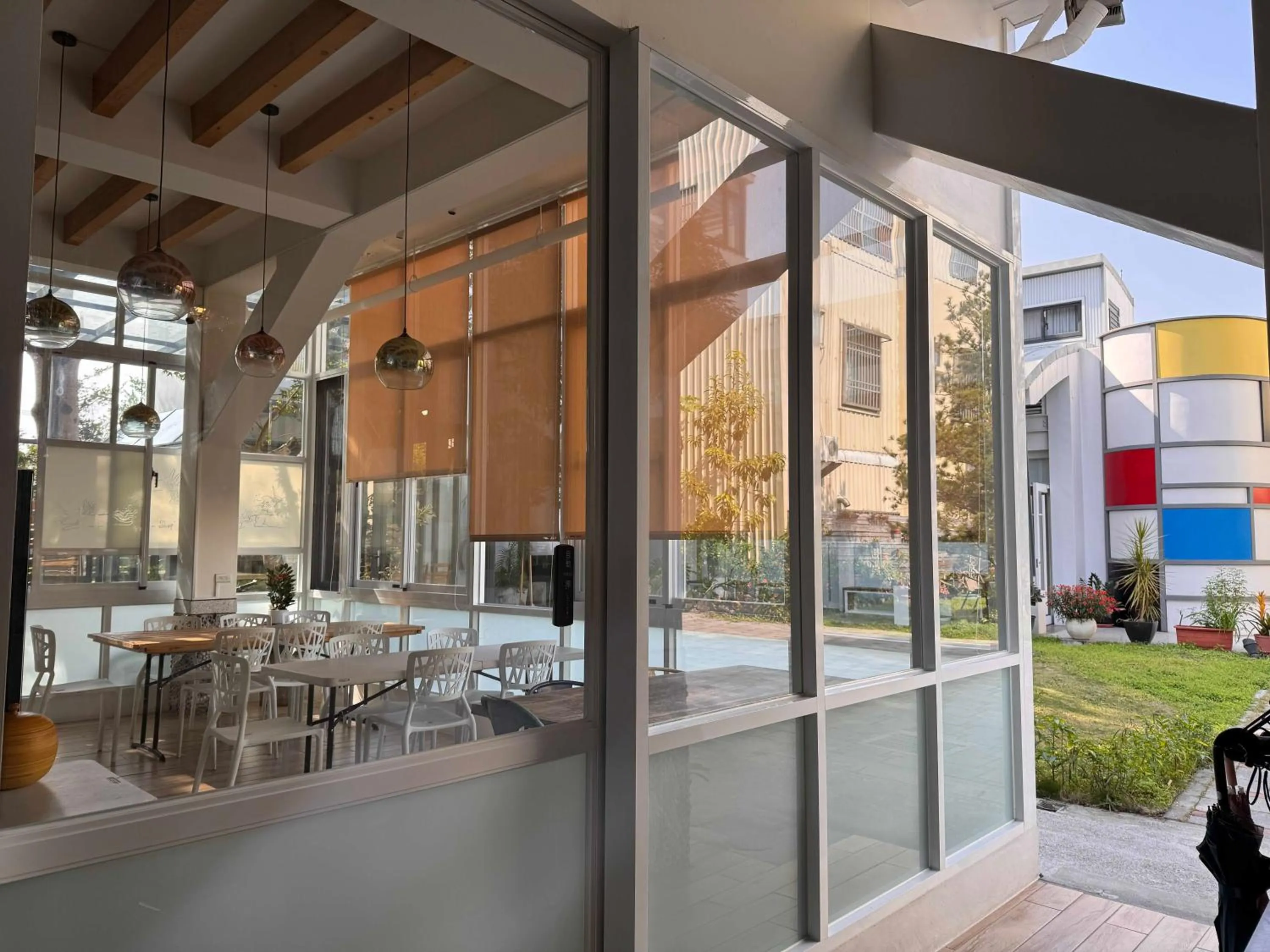 Restaurant/places to eat in REST Book & Bed