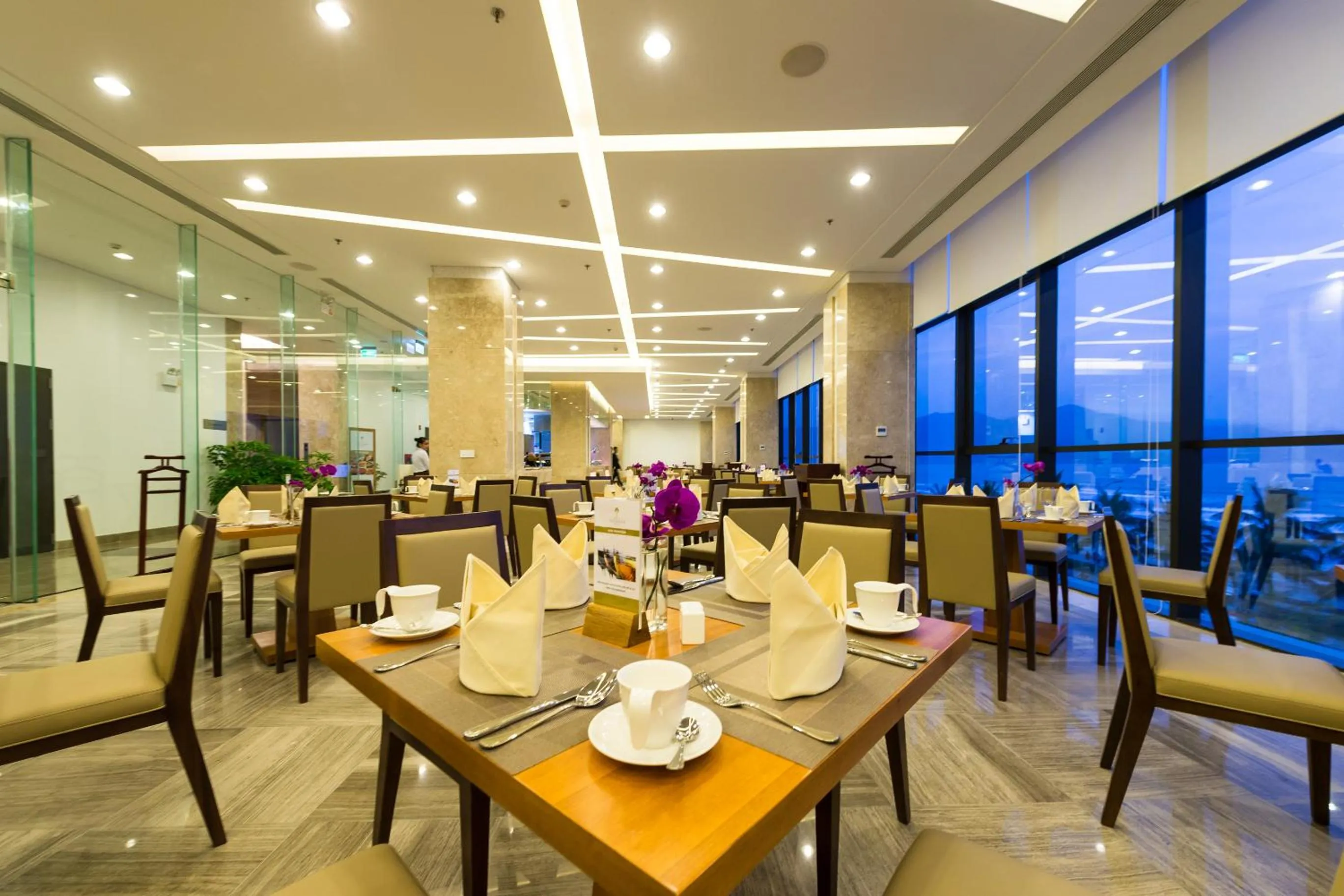 Restaurant/places to eat in Grand Tourane Hotel Da Nang
