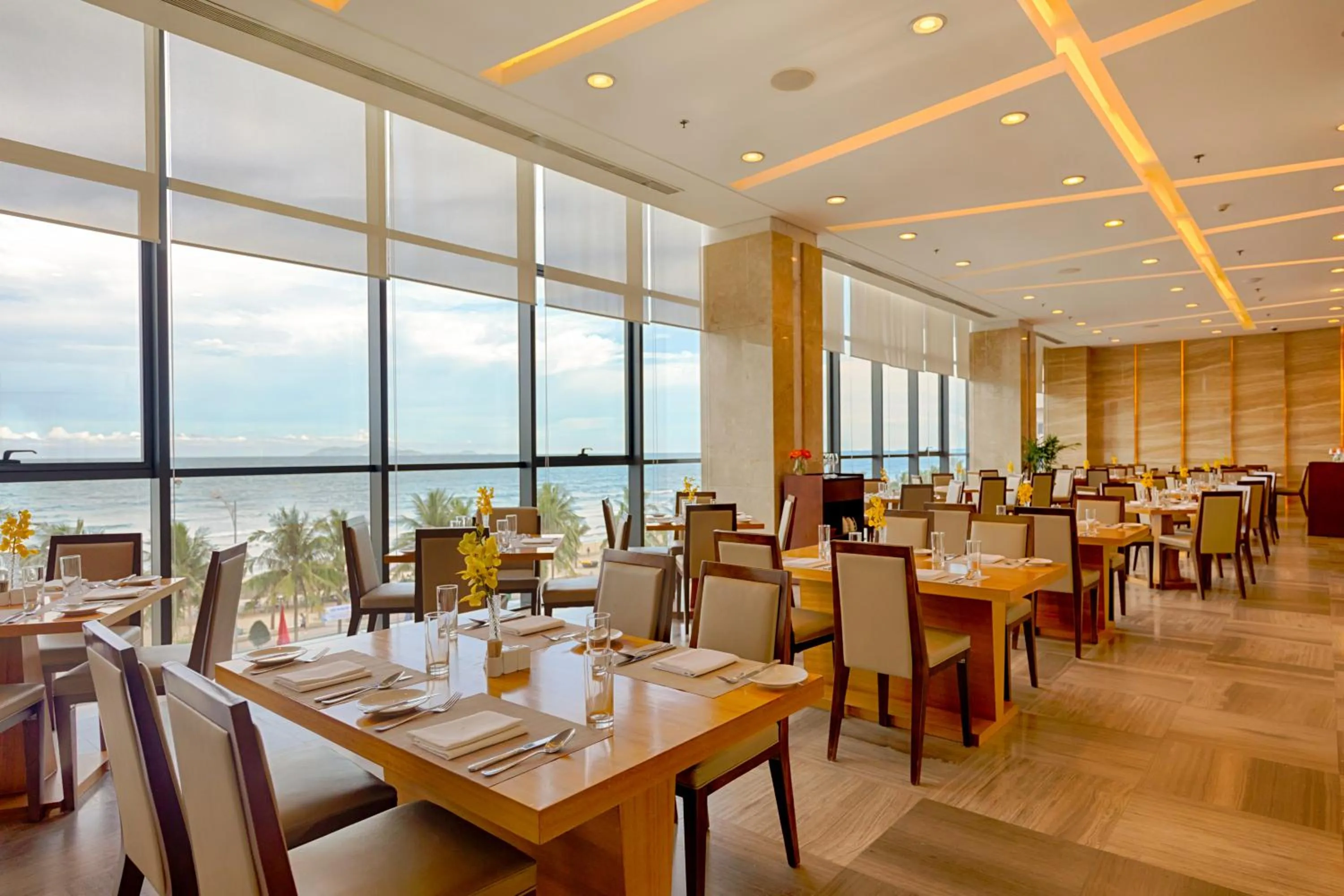 Restaurant/places to eat in Grand Tourane Hotel Da Nang
