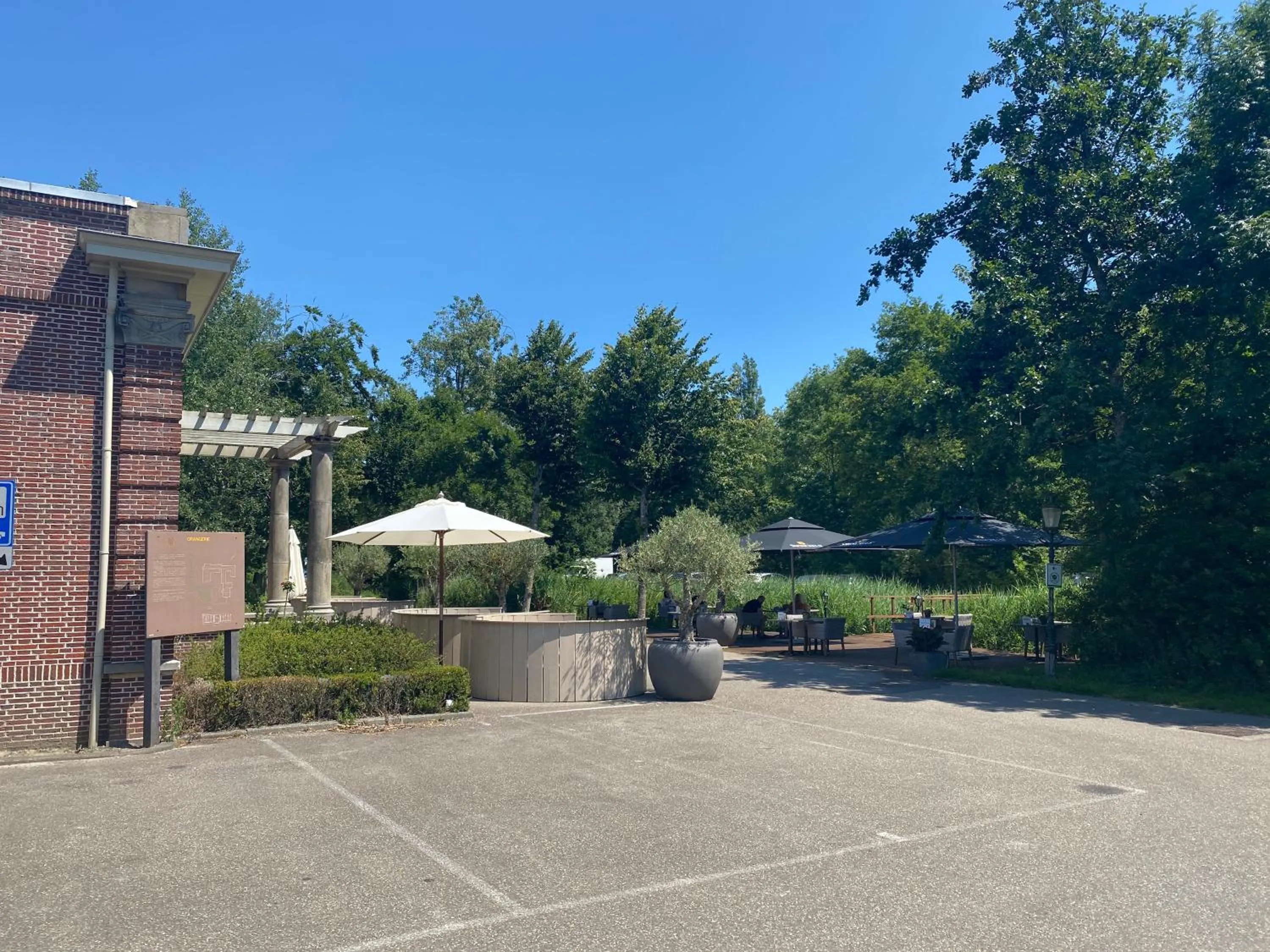 Garden view in Fletcher Landgoedhotel Renesse