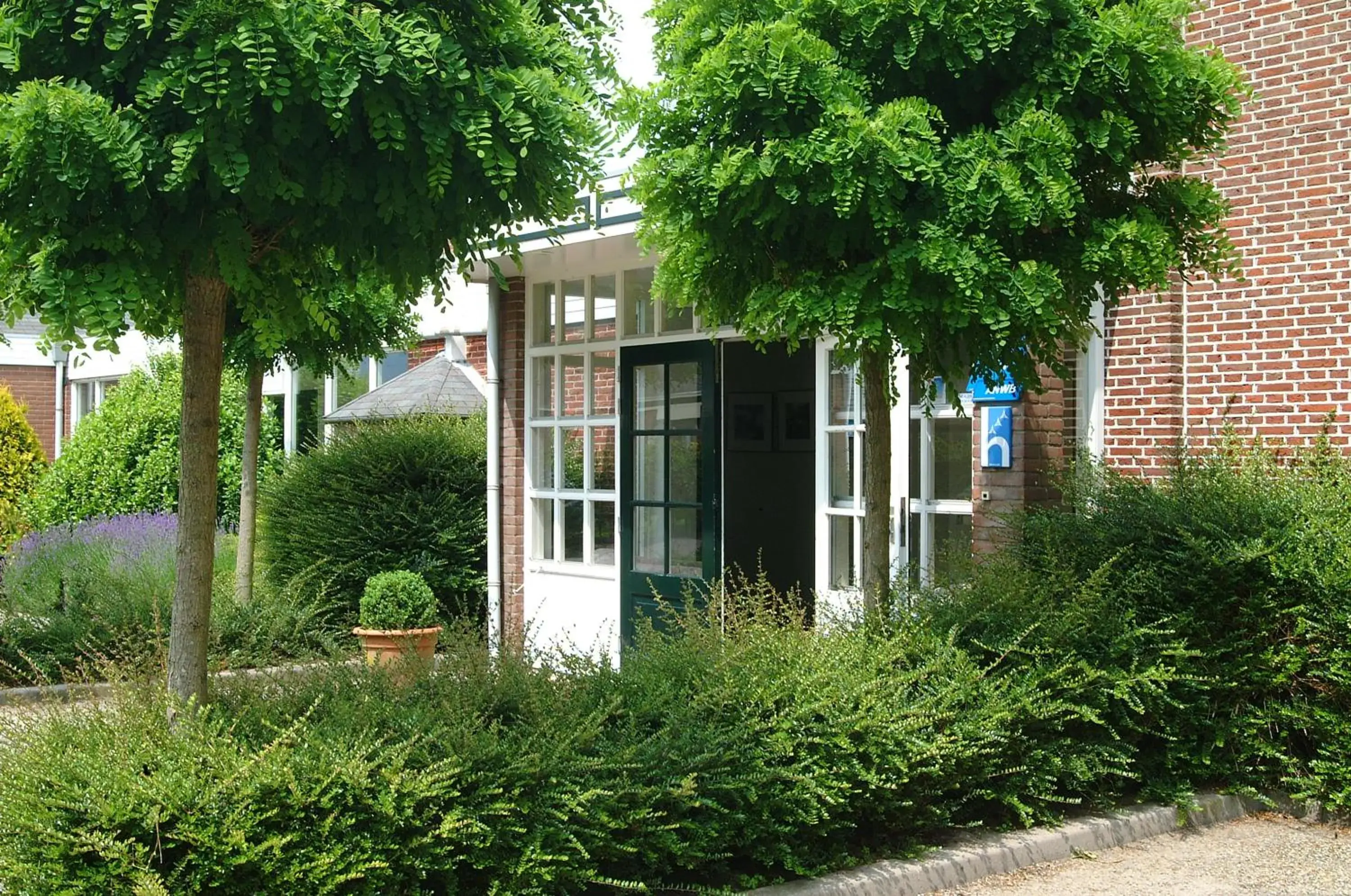 Facade/entrance in Fletcher Landgoedhotel Renesse Facade/entrance in Fletcher Landgoedhotel Renesse