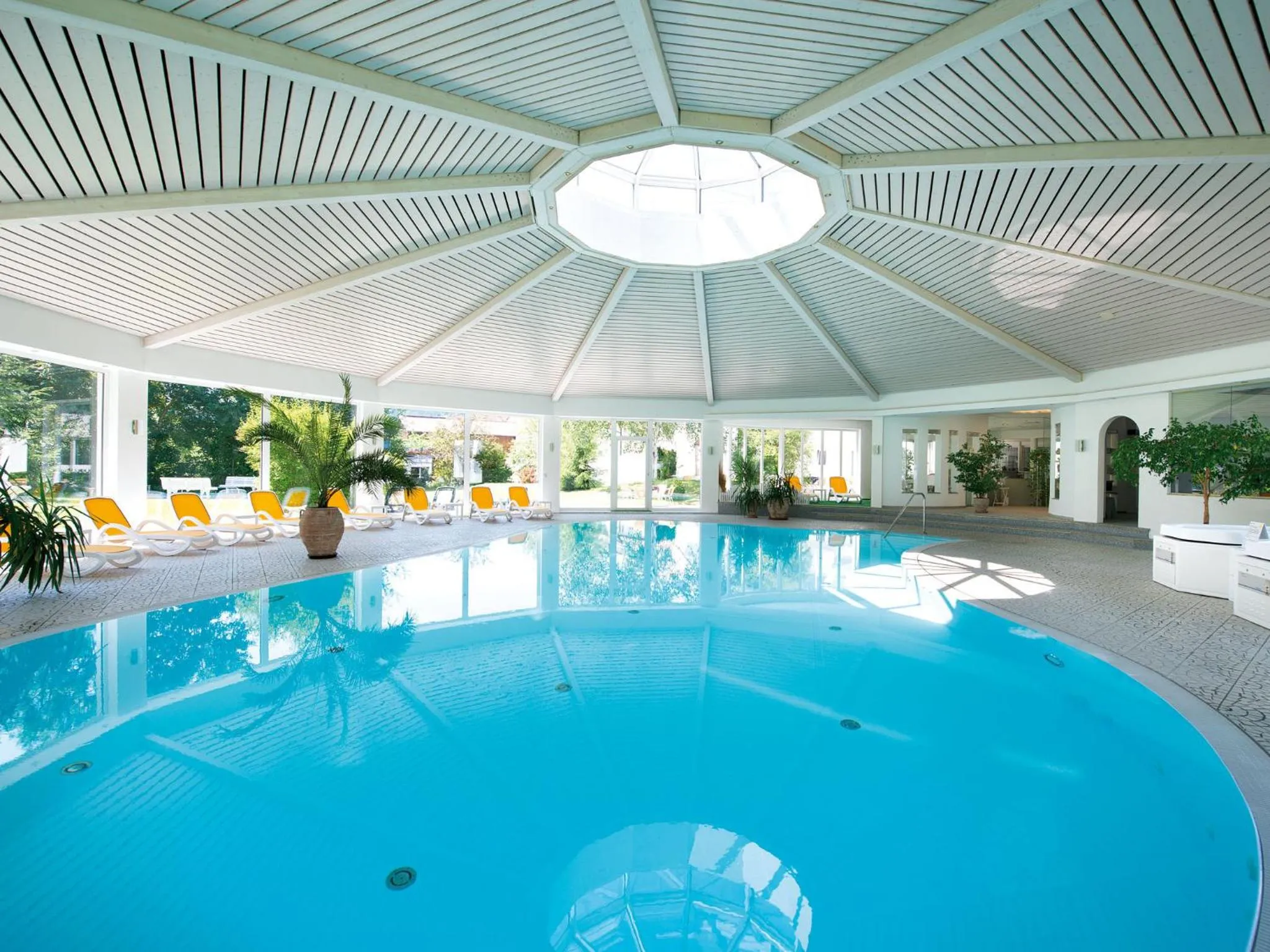Swimming pool in Hotel Traube Revital