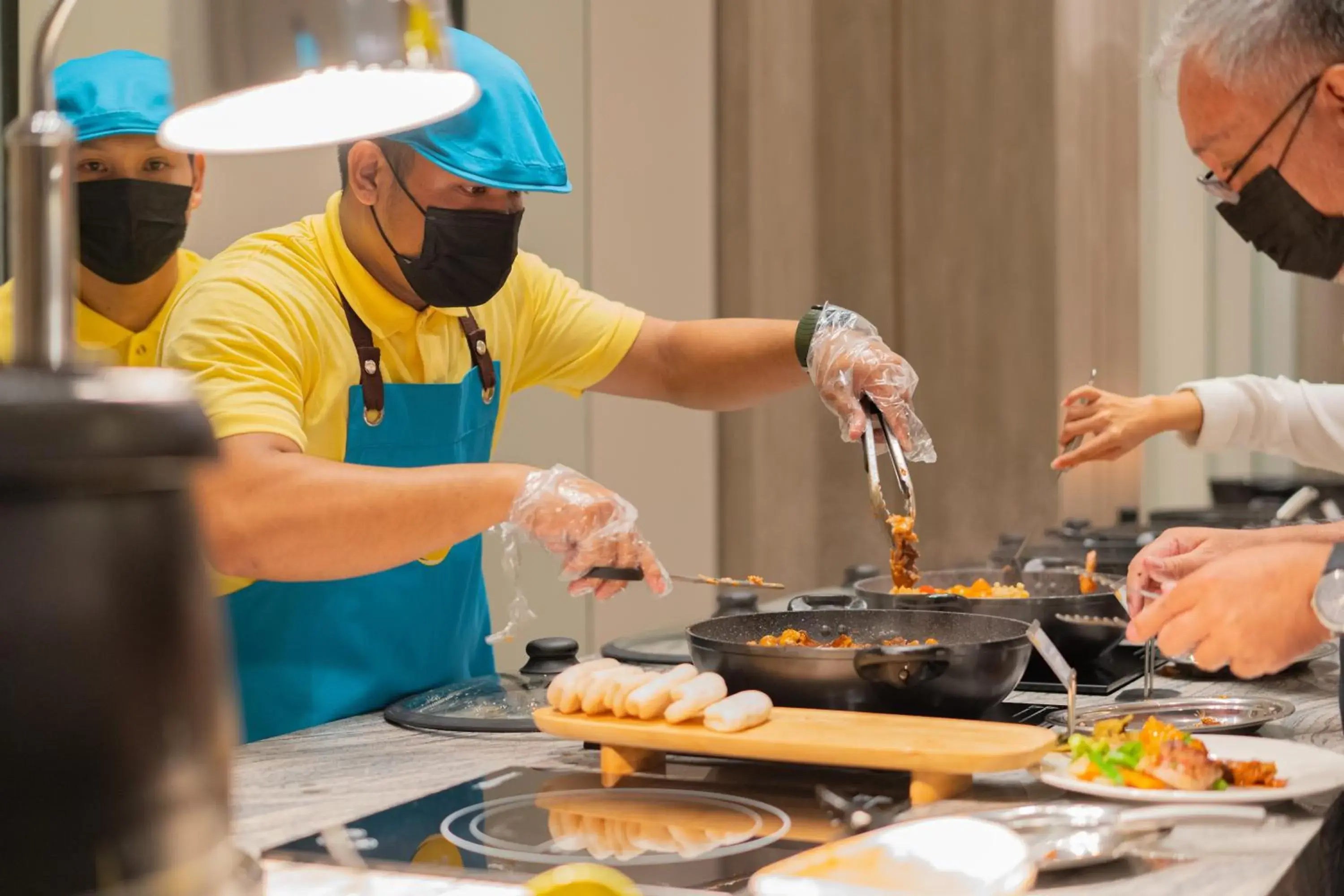 Restaurant/places to eat in Bayfront Hotel Cebu North Reclamation Restaurant/places to eat in Bayfront Hotel Cebu North Reclamation