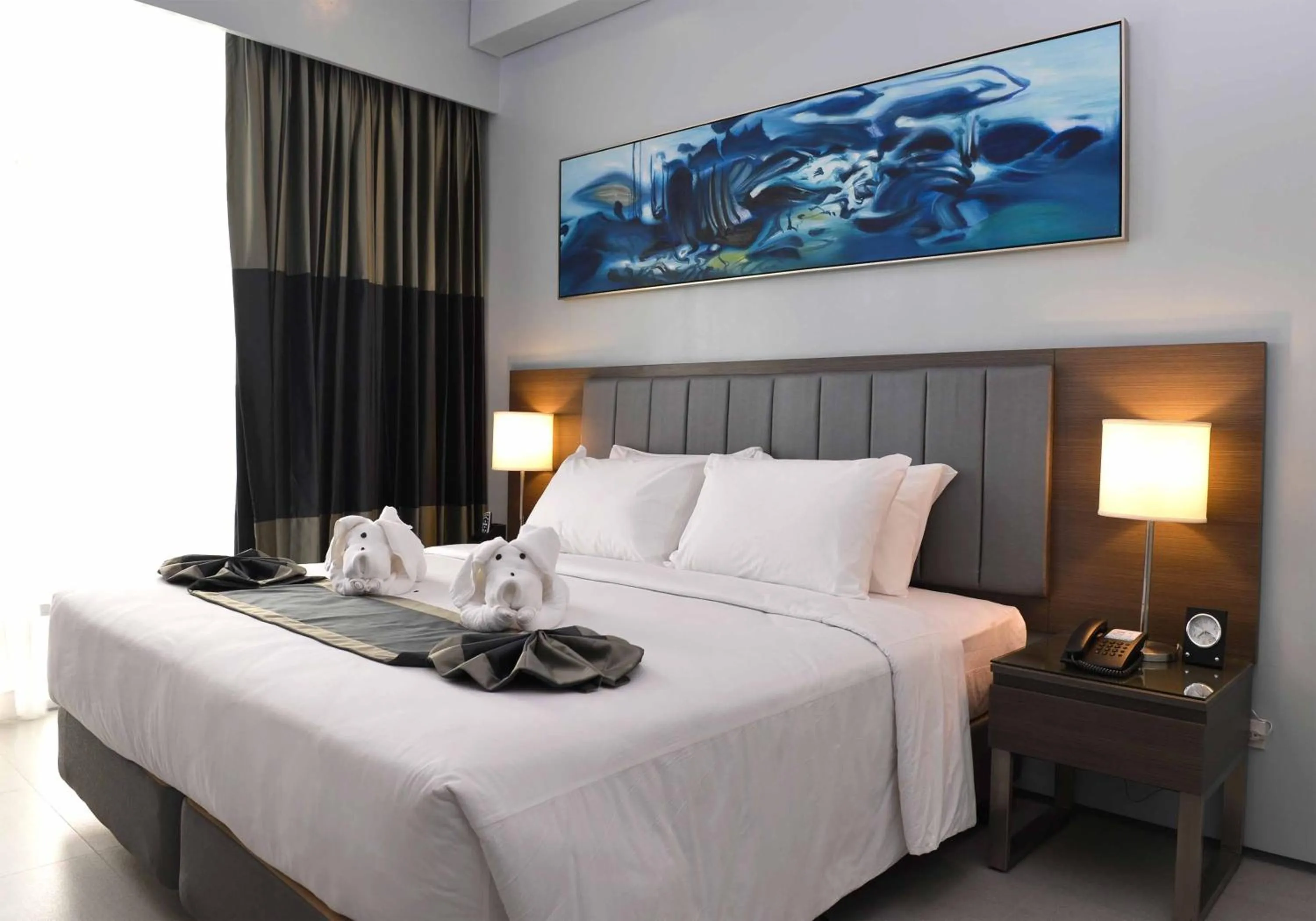 Photo of the whole room, Bed in Bayfront Hotel Cebu North Reclamation
