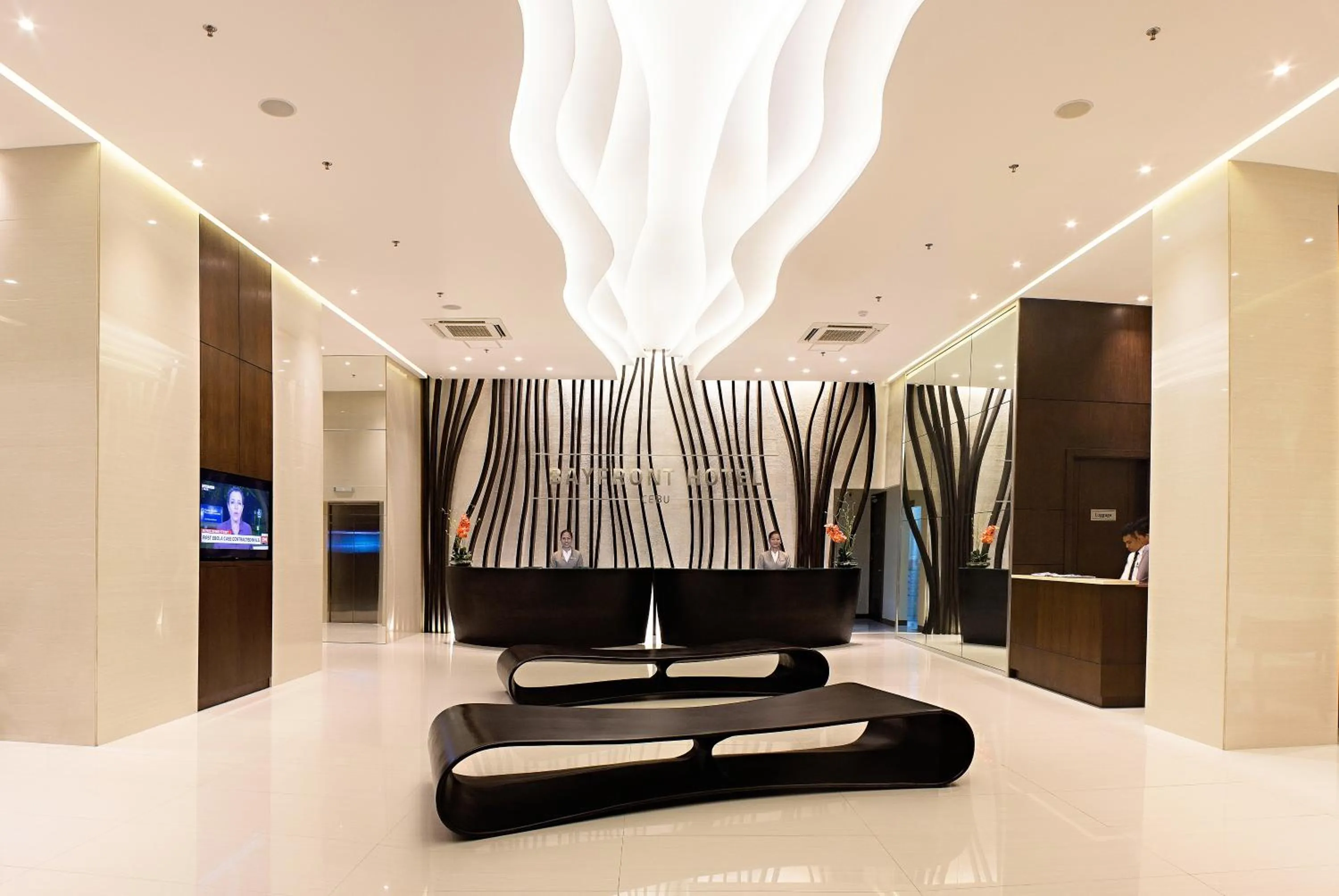 Lobby or reception in Bayfront Hotel Cebu North Reclamation