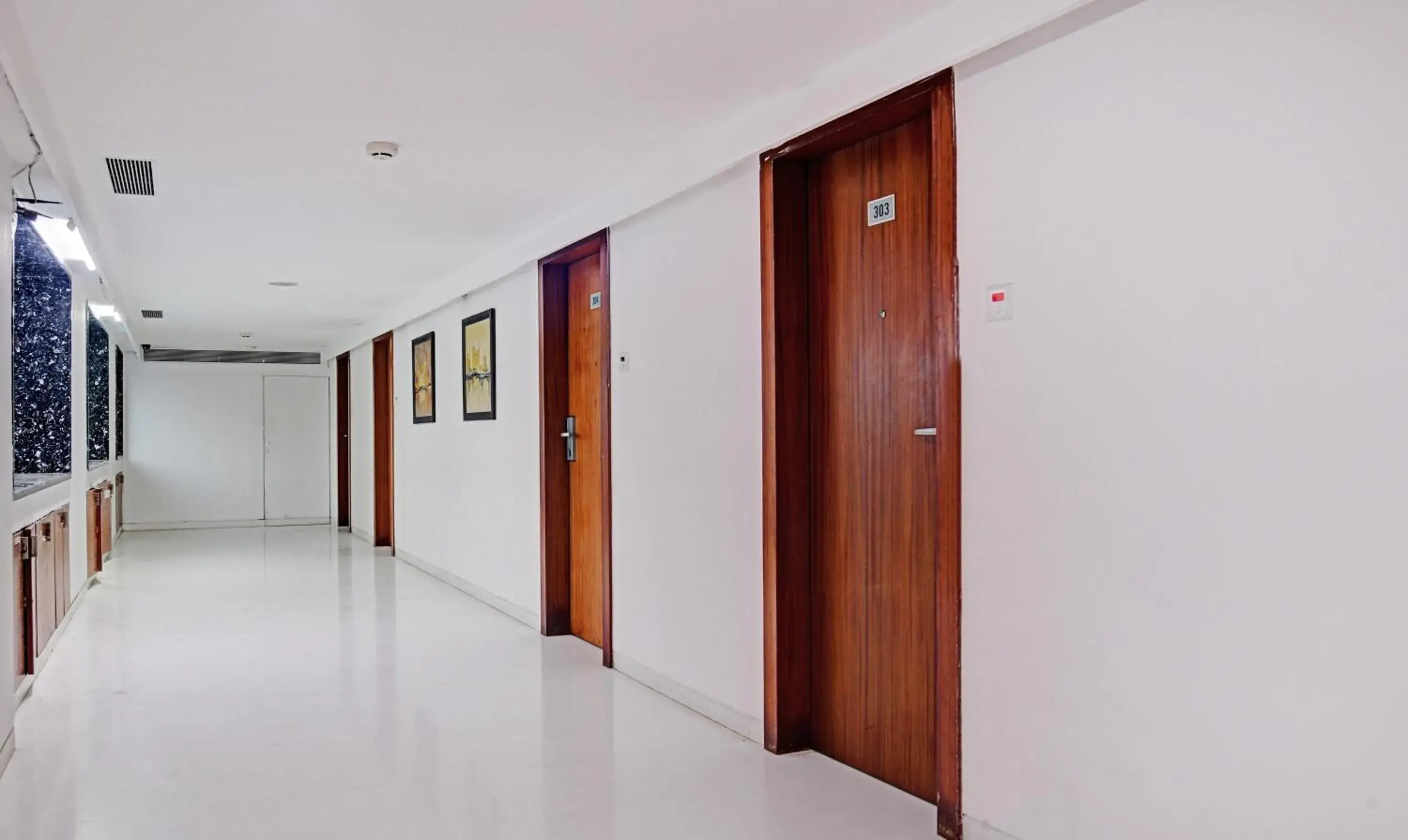 Lobby or reception in Treebo Trend Cherry Tree Lobby or reception in Treebo Trend Cherry Tree