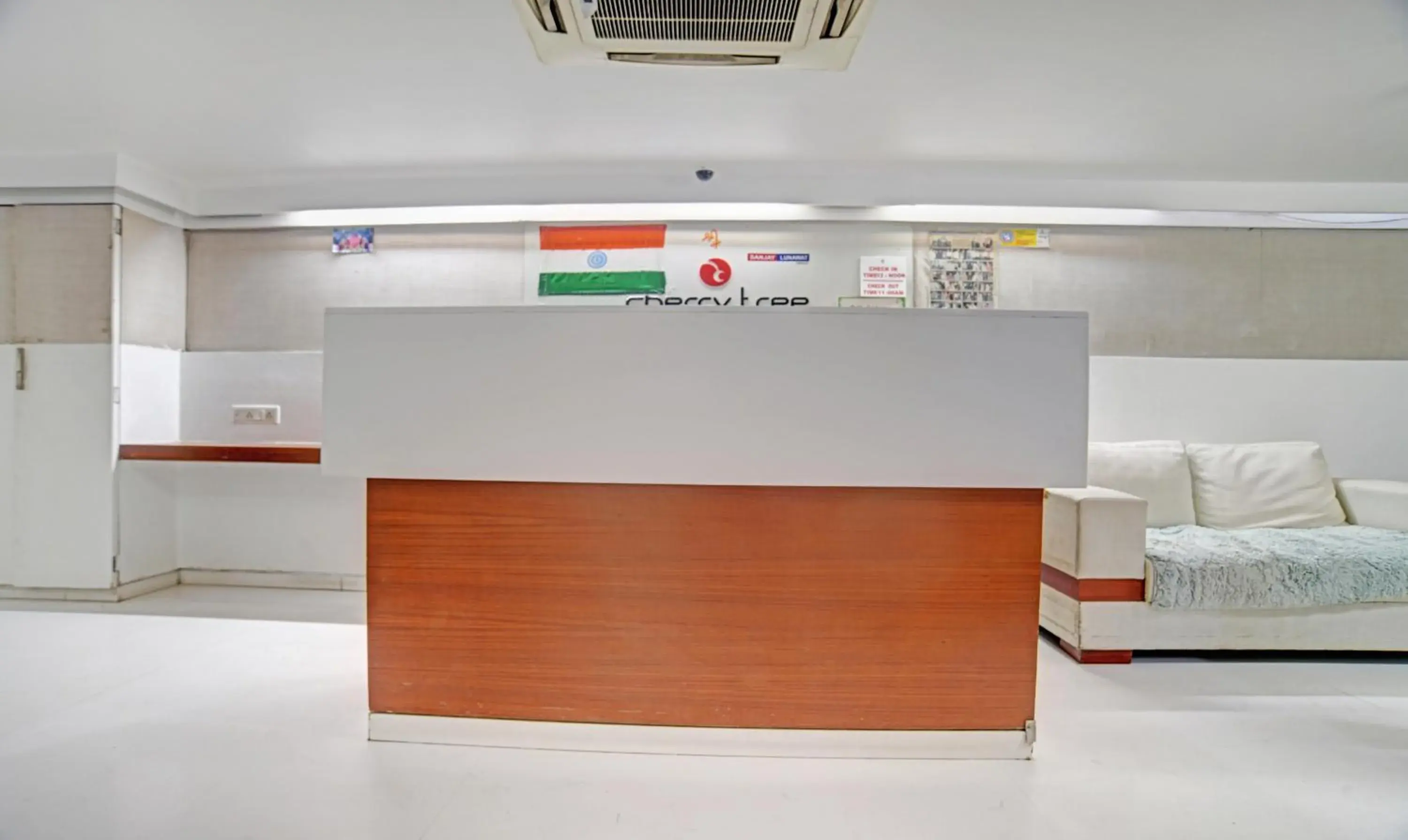 Lobby or reception in Treebo Trend Cherry Tree Lobby or reception in Treebo Trend Cherry Tree
