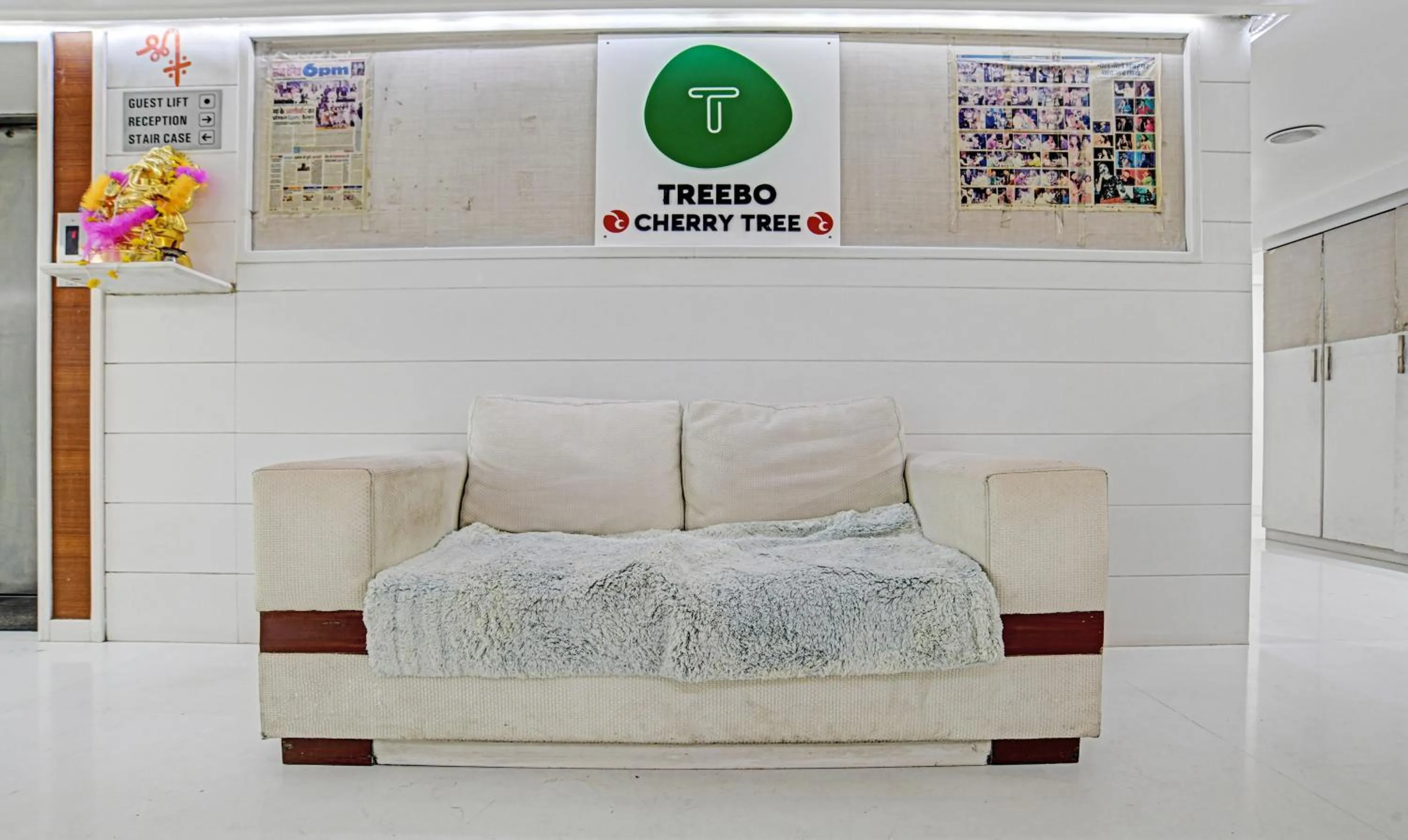 Seating area, Bed in Treebo Trend Cherry Tree