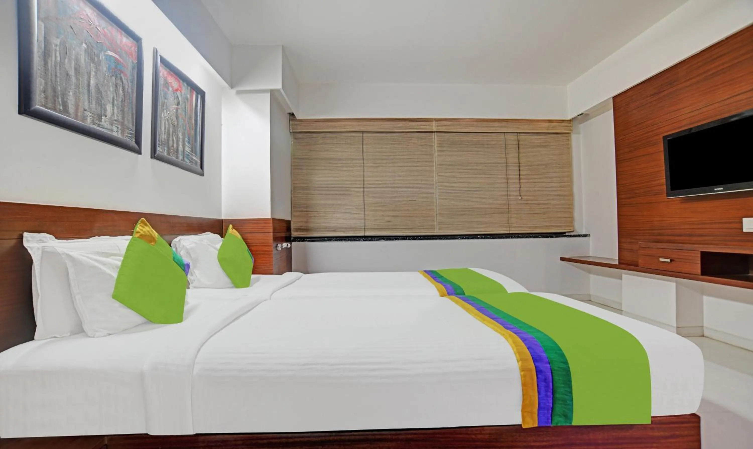 Bedroom, Bed in Treebo Trend Cherry Tree