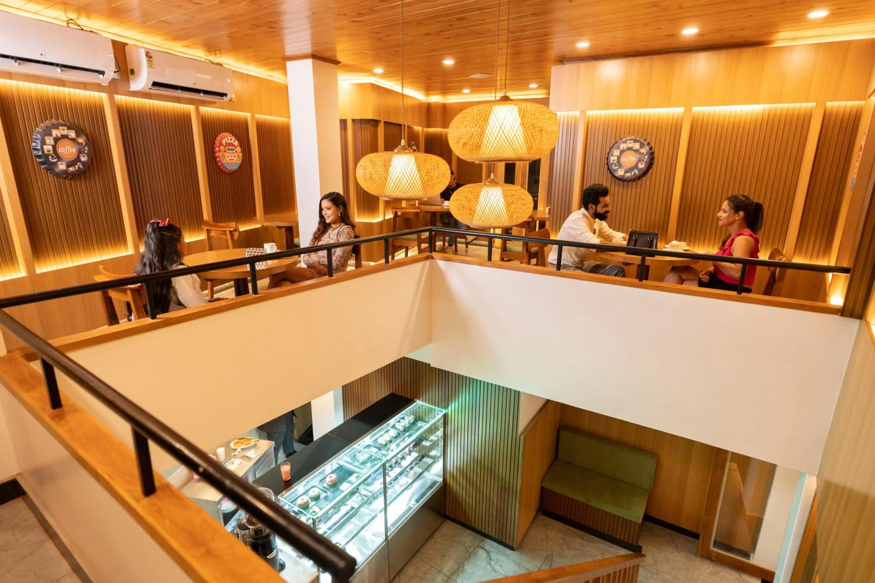 Restaurant/places to eat in Summit Grand Resort & Spa