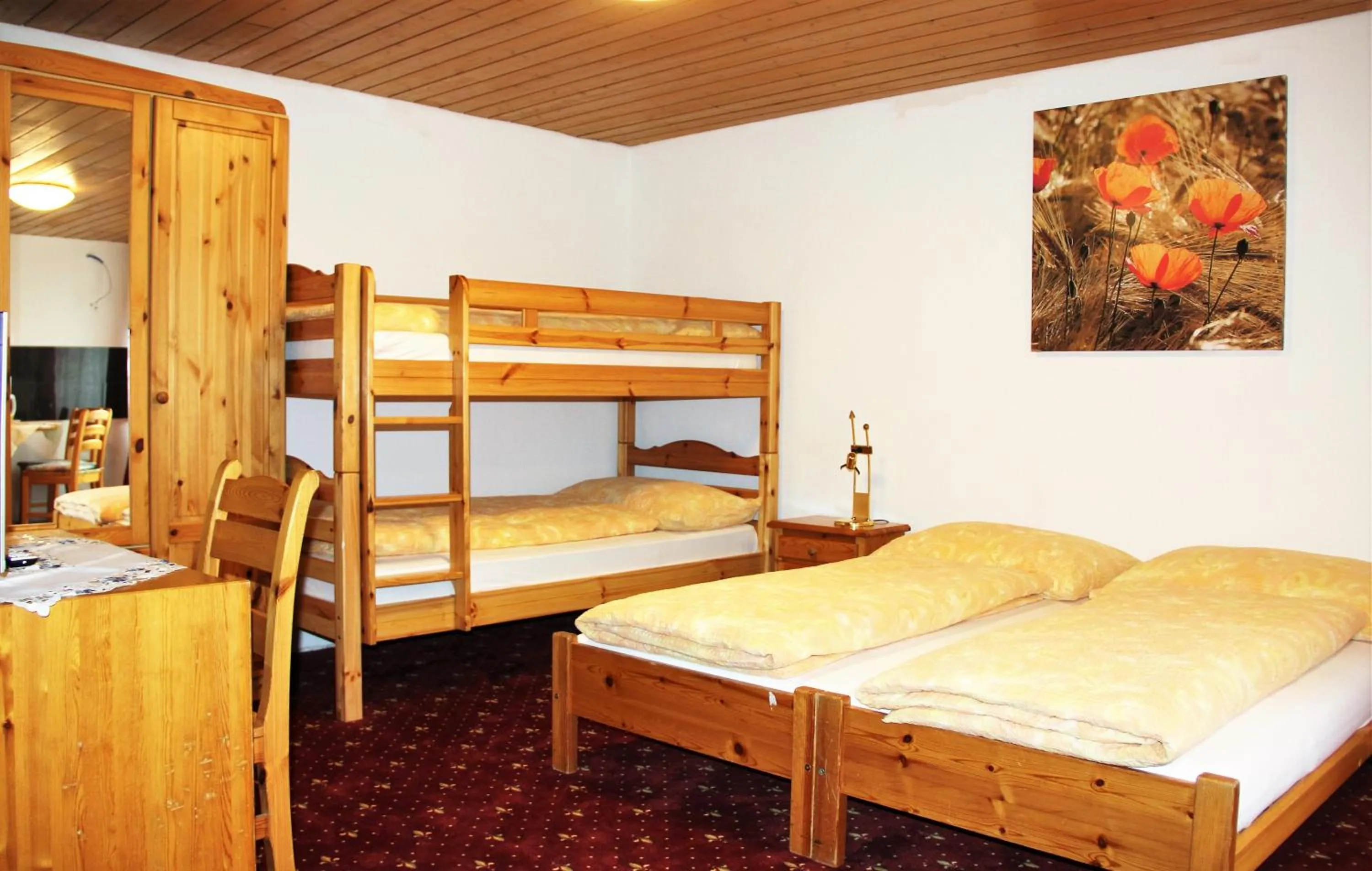 Bedroom, Bed in Hotel Eigerblick